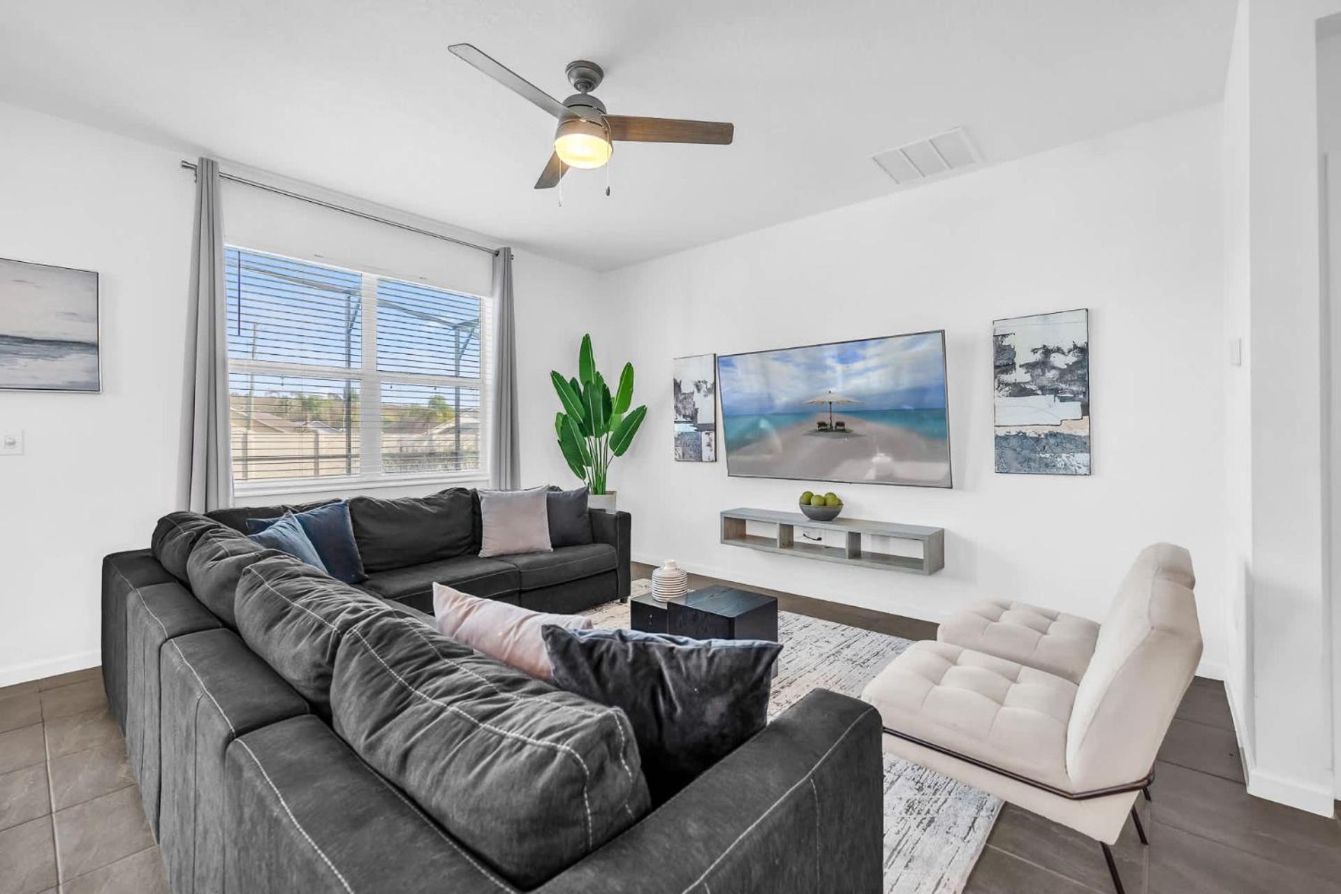 Upstay Vibrant Home w Themed Rooms Pool & Games