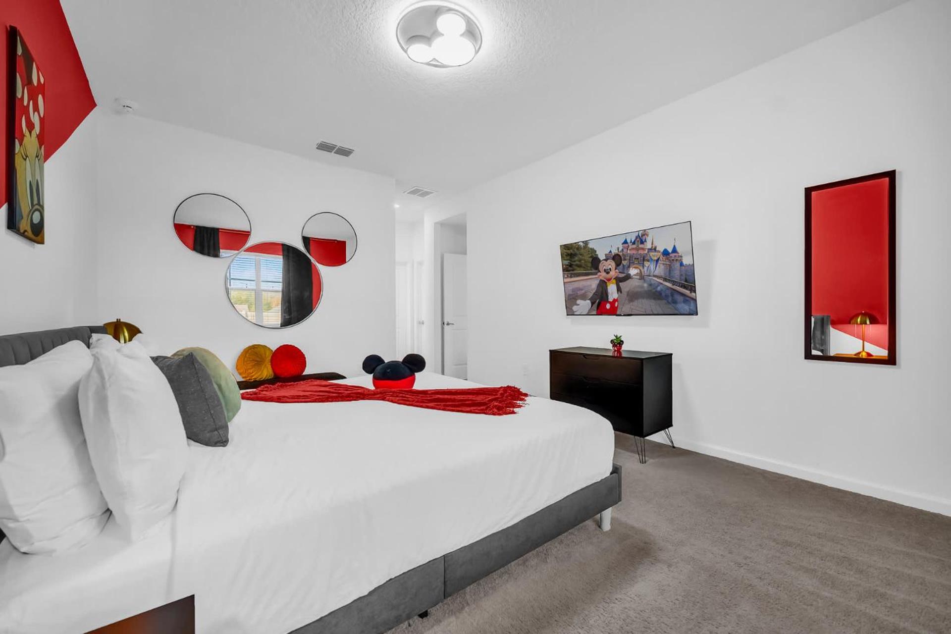 Upstay Vibrant Home w Themed Rooms Pool & Games
