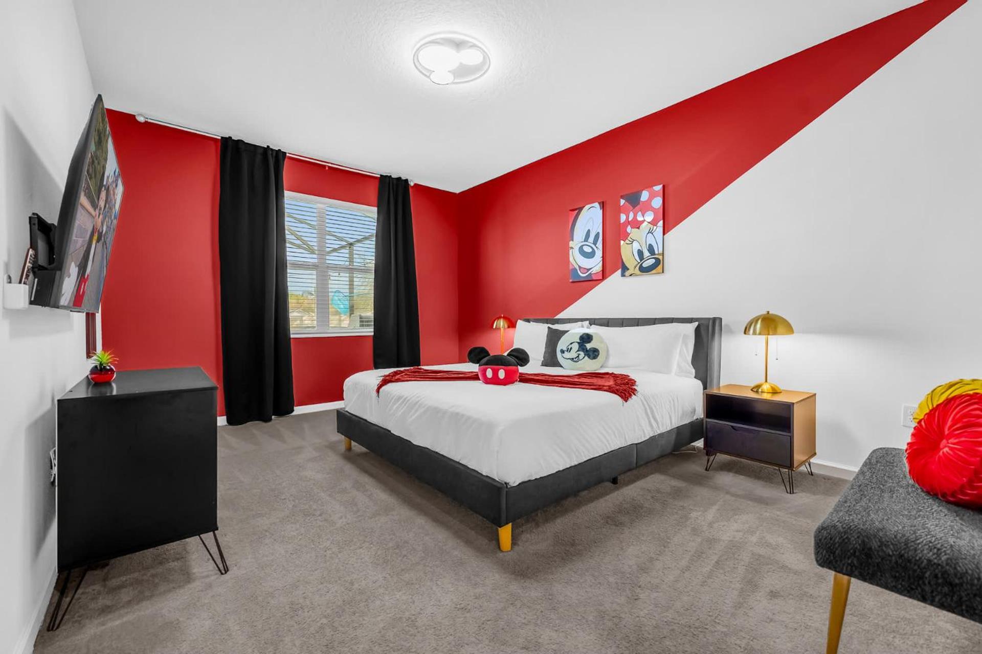 Upstay Vibrant Home w Themed Rooms Pool & Games