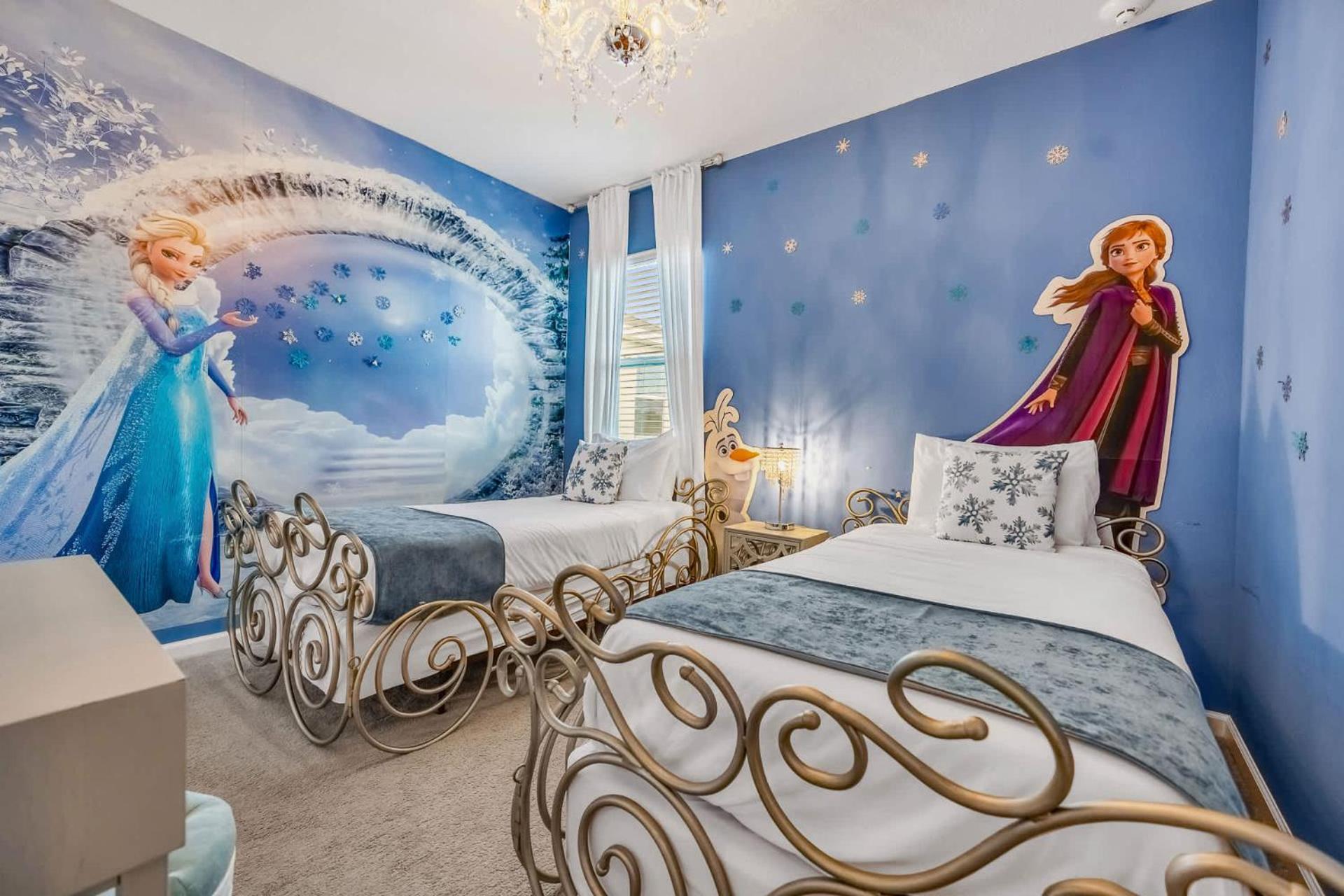 Upstay Vibrant Home w Themed Rooms Pool & Games