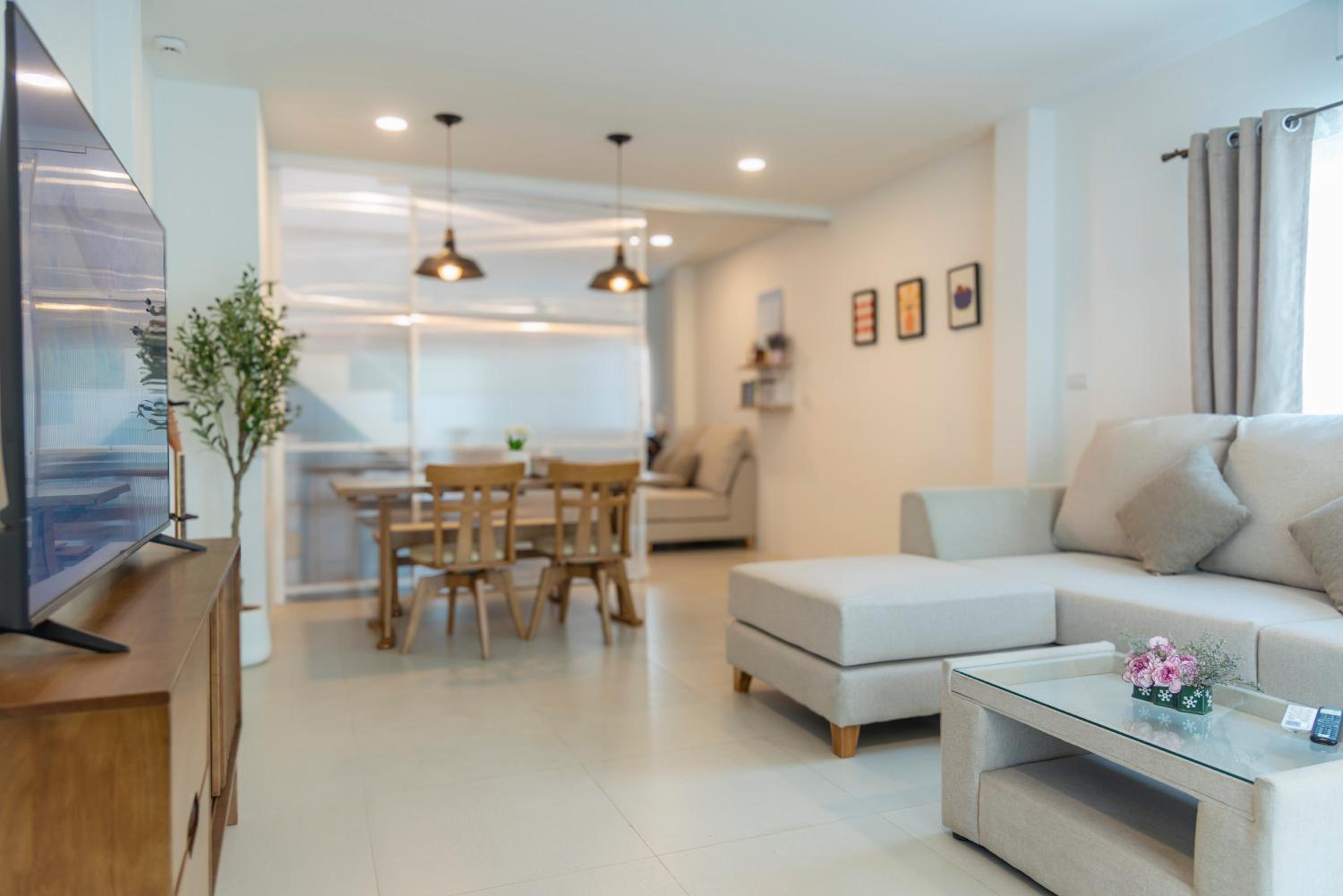 Sunny's Cozy Home