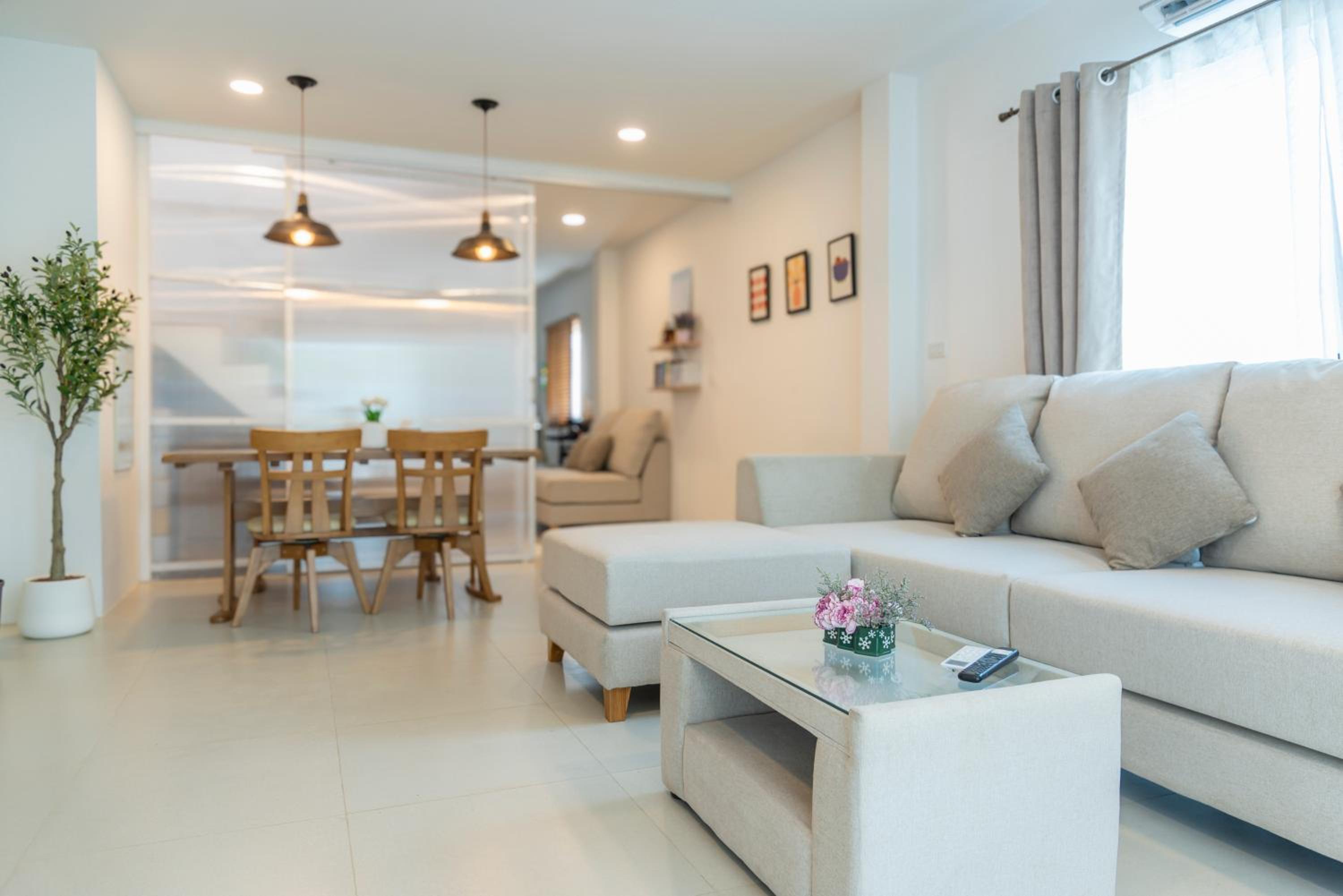 Sunny's Cozy Home