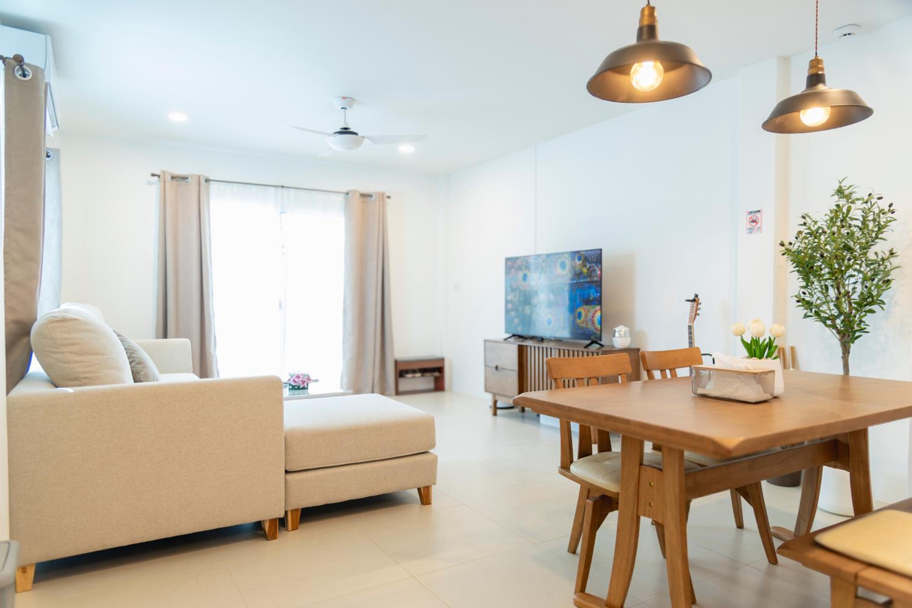 Sunny's Cozy Home