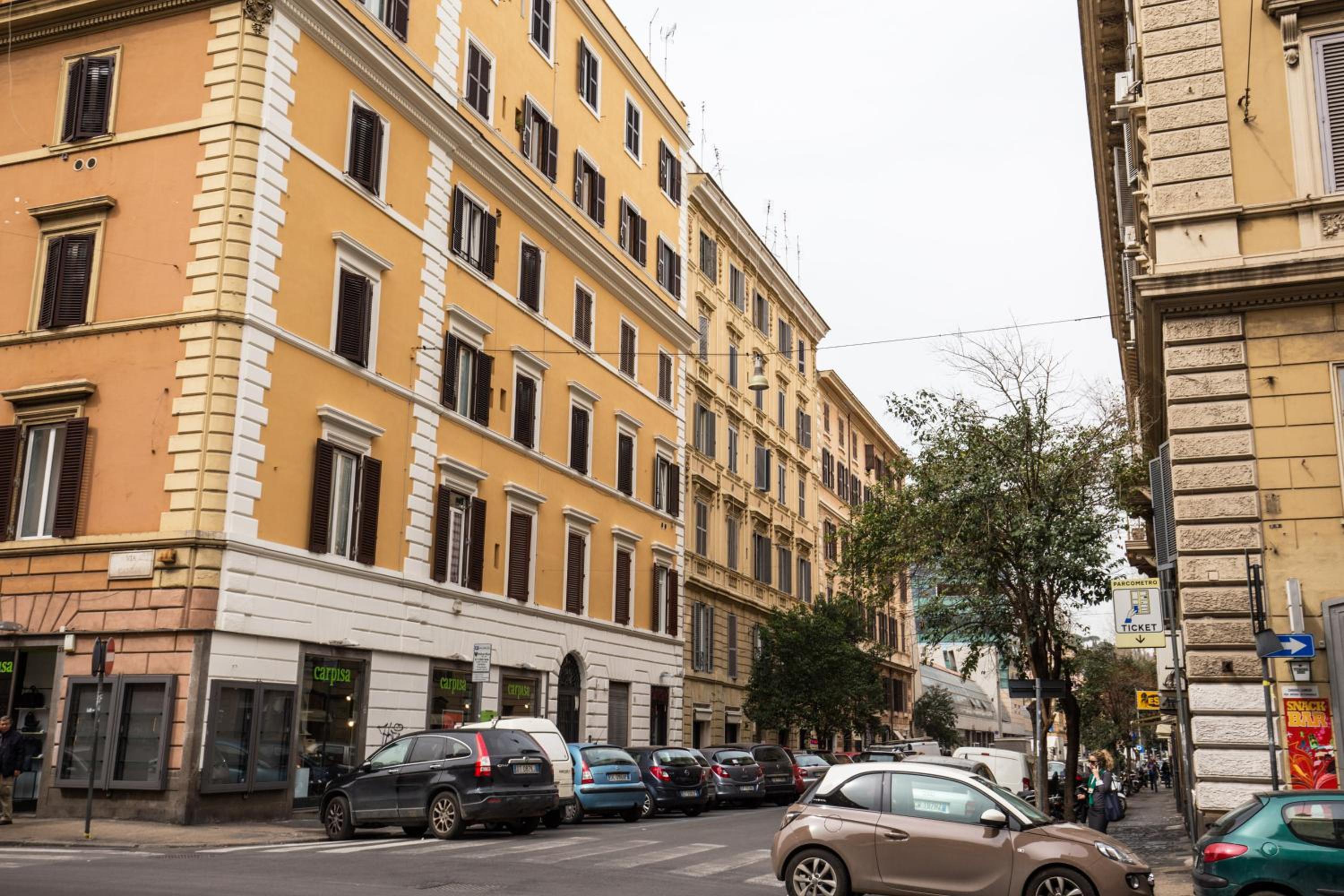 Sweet Stay In Rome