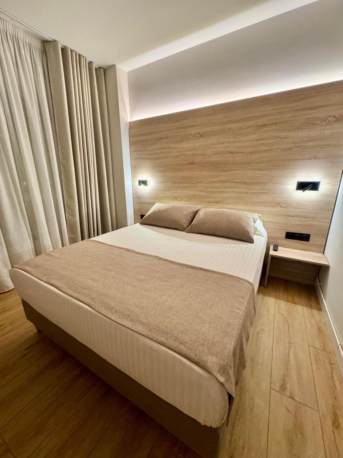Miramar Suites