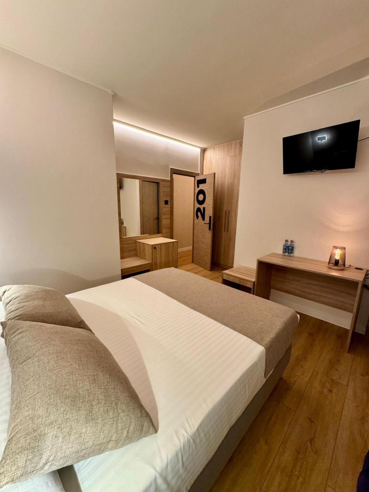 Miramar Suites