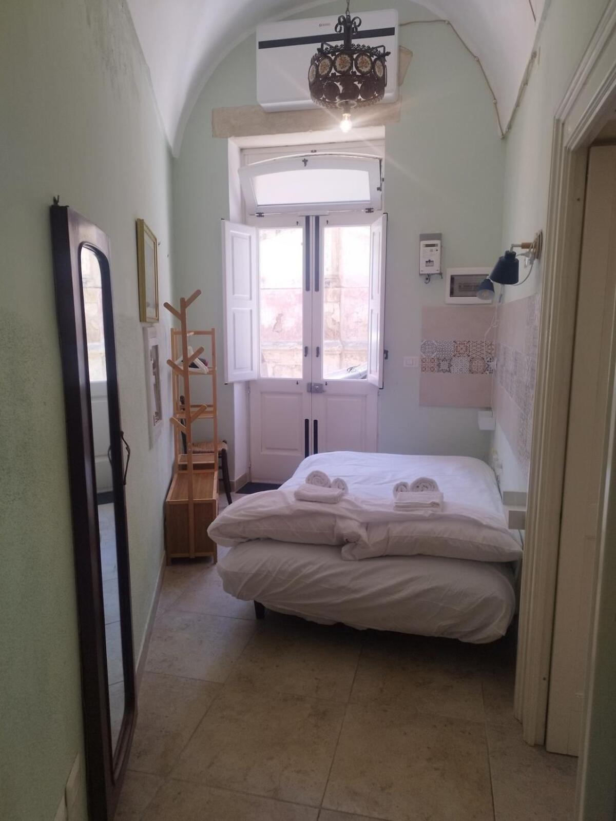 Quiet Apartment in Lecce Old Town with private entrance