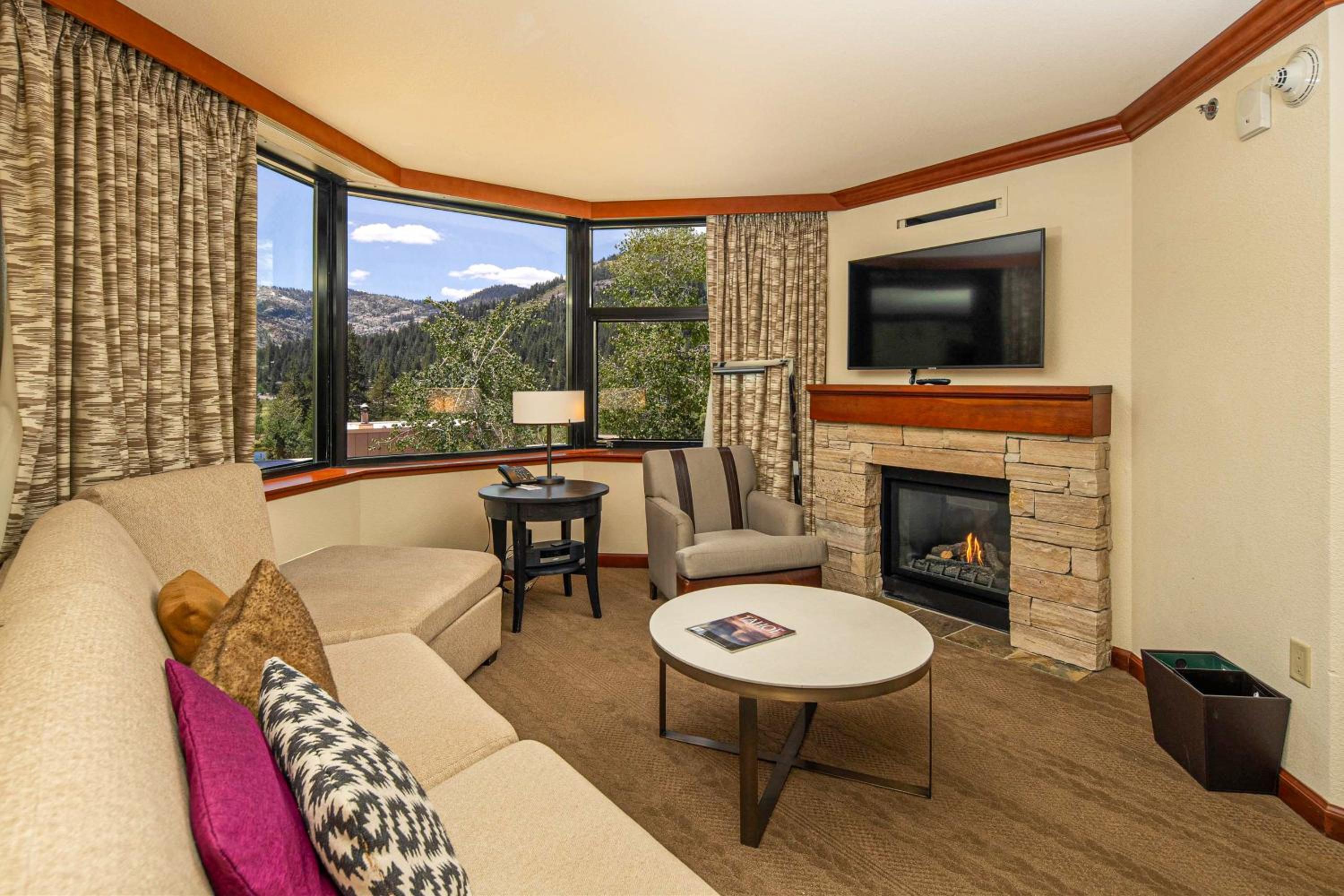Everline Resort Suite North Lake Tahoe Luxury!