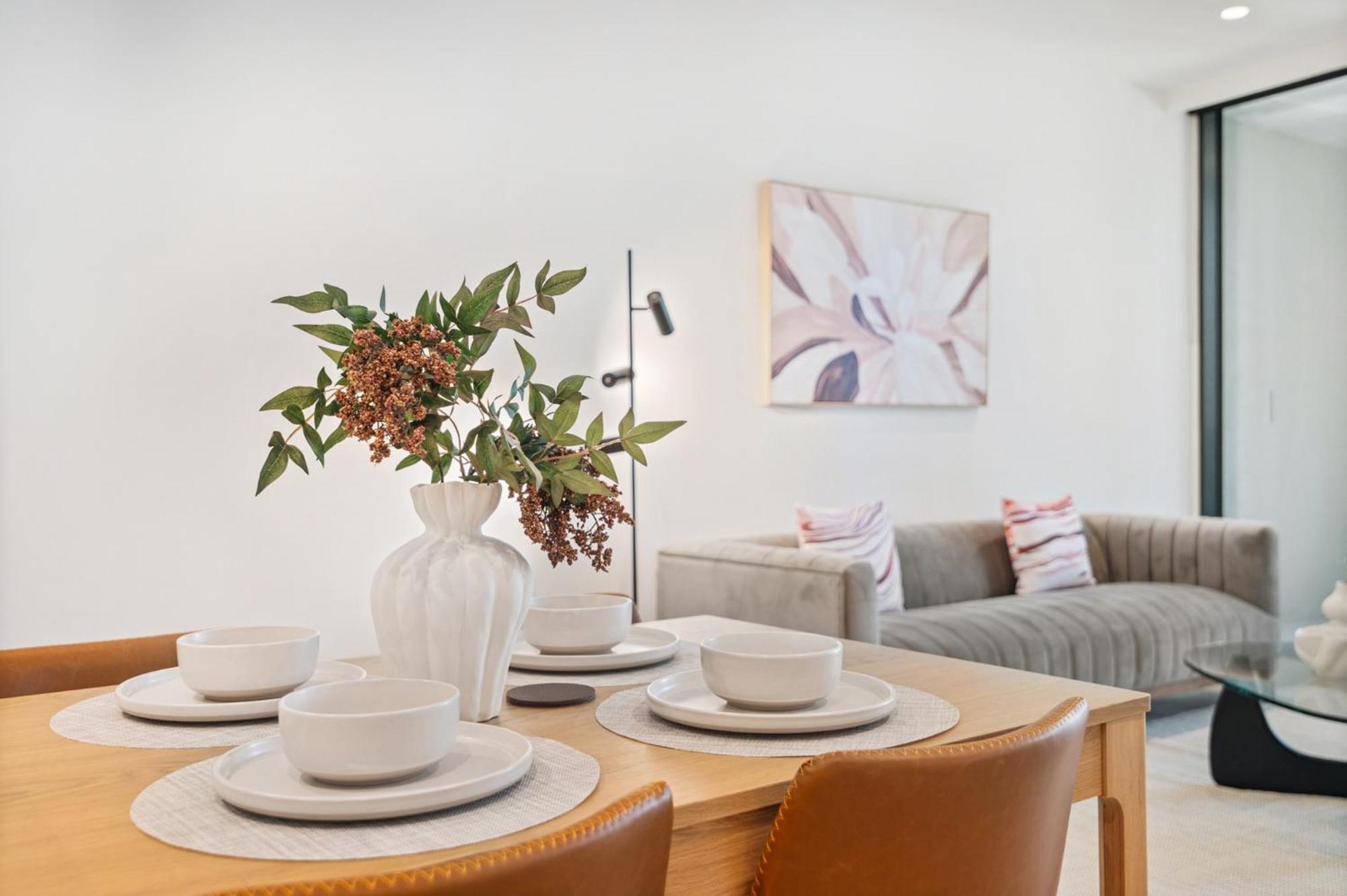 Spacious Modern Apartment with Pool & Gym Access