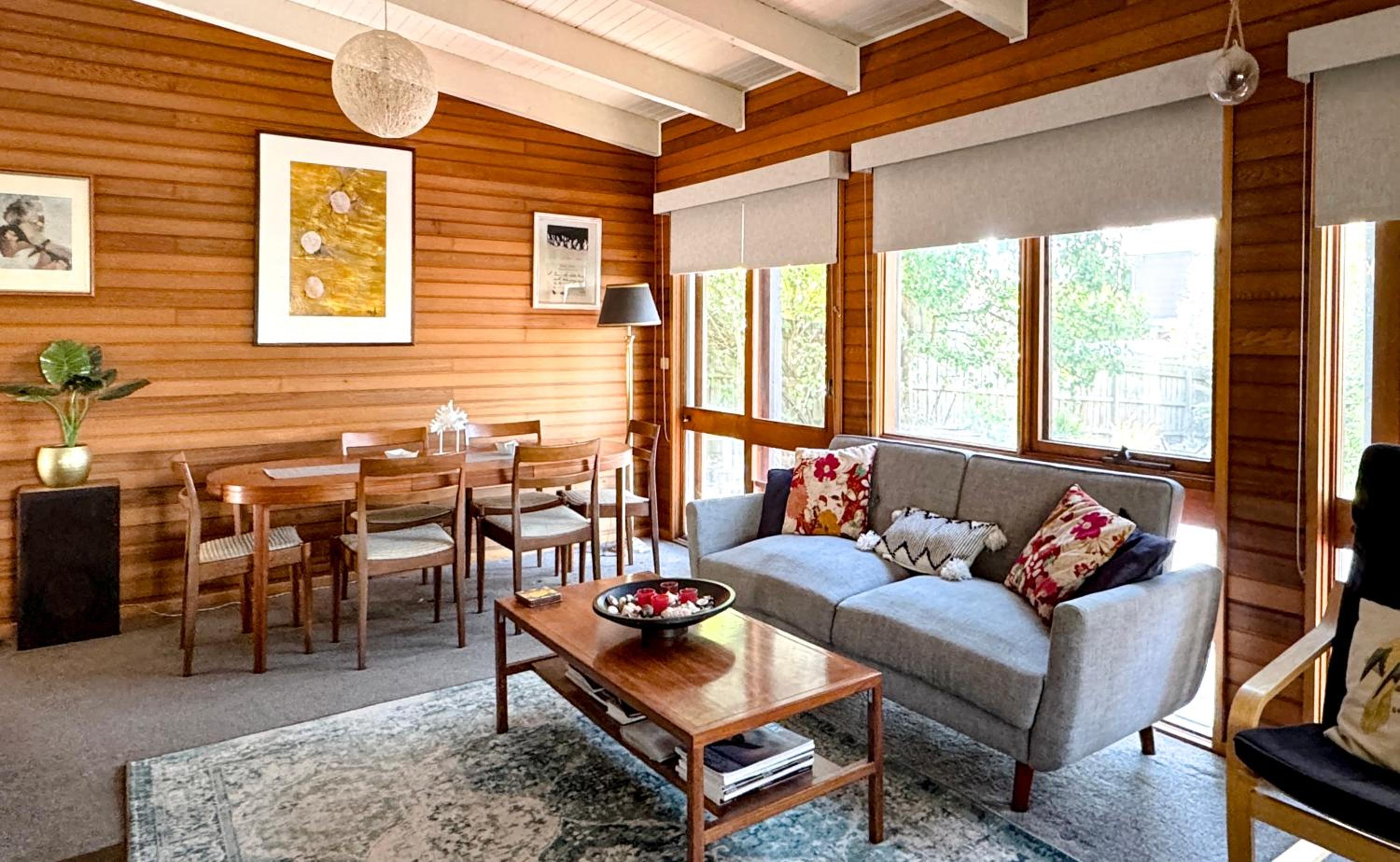 Anchorage Cottage Ventnor, Phillip Island - pet friendly, free WiFi, linen included