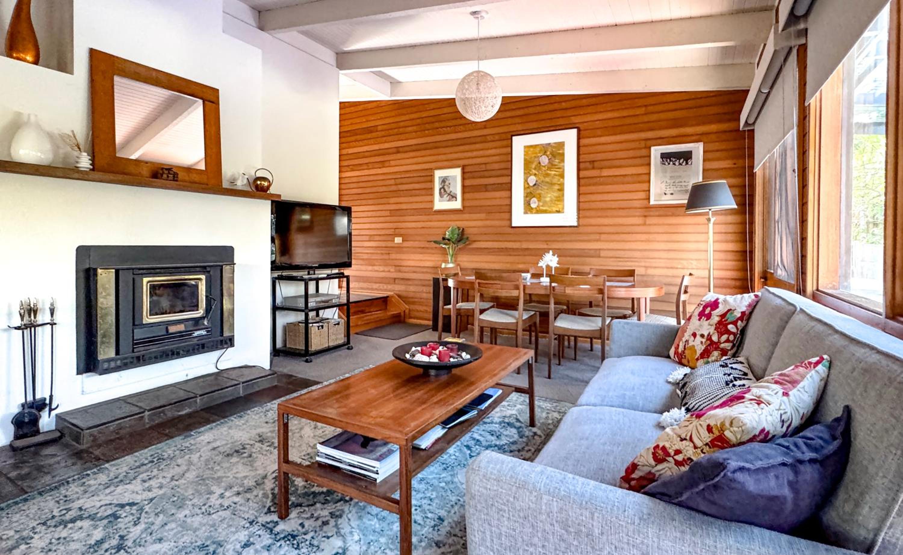 Anchorage Cottage Ventnor, Phillip Island - pet friendly, free WiFi, linen included