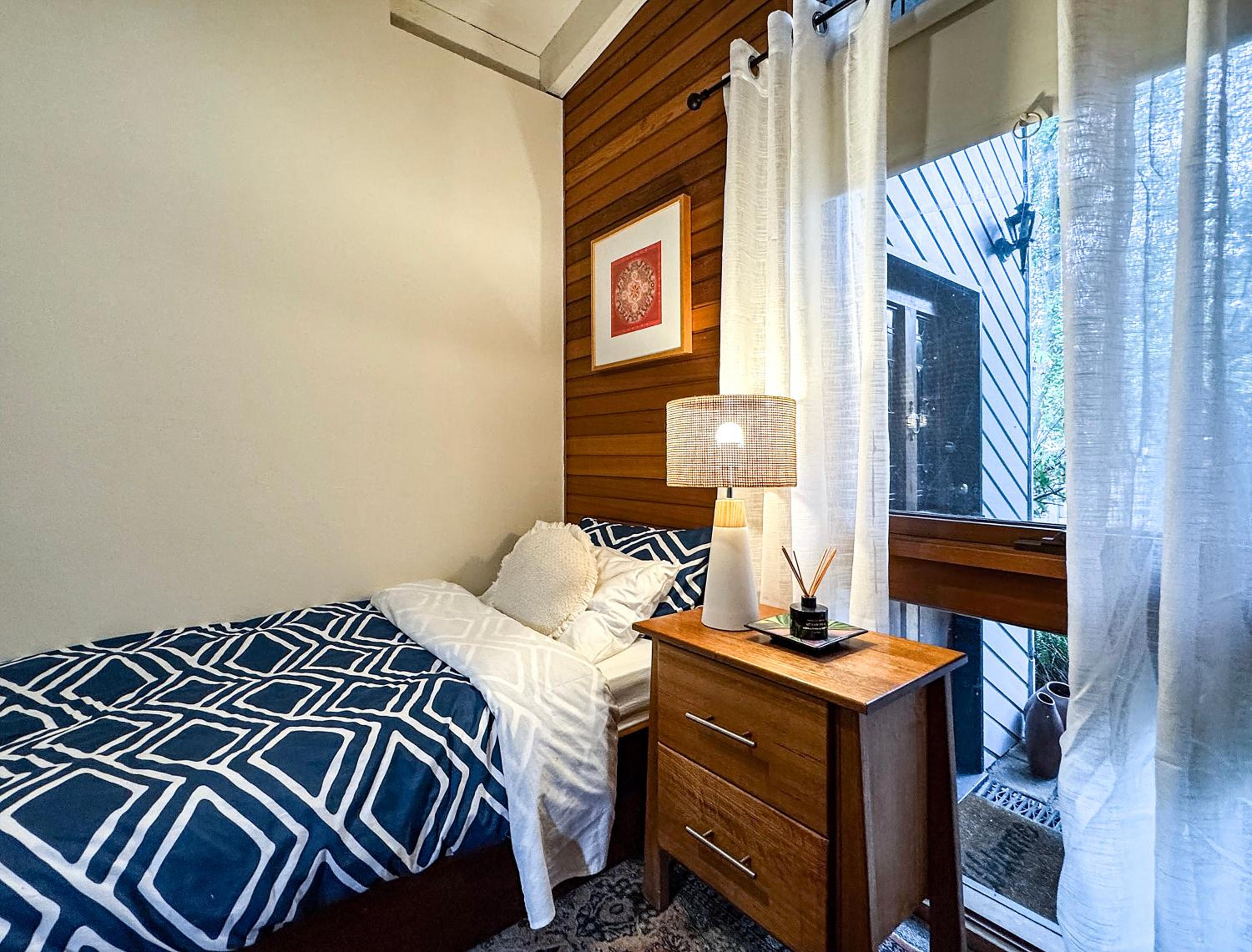 Anchorage Cottage Ventnor, Phillip Island - pet friendly, free WiFi, linen included
