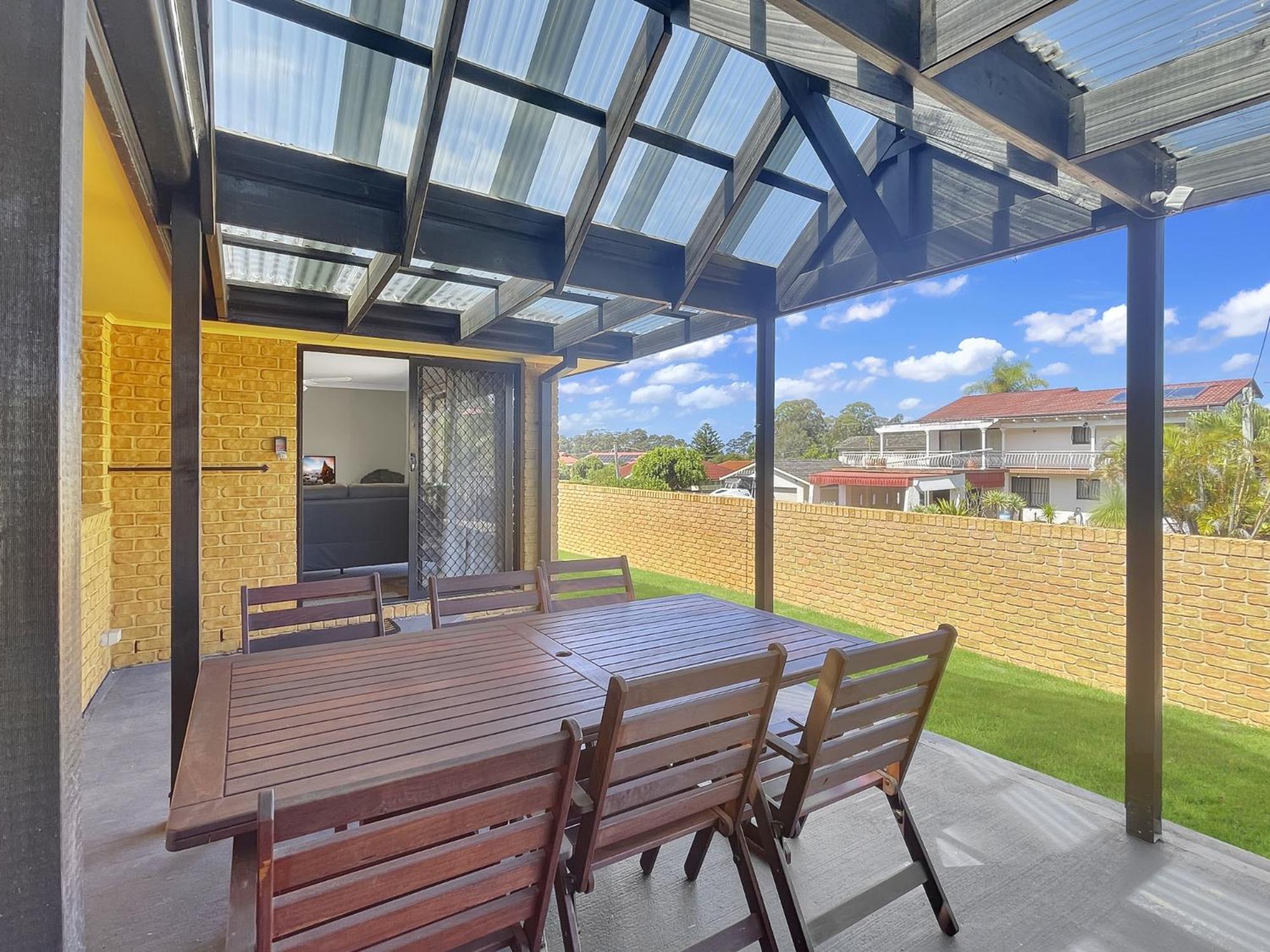 Our Haven: 4-Bed Escape Near Beach & Mogo Trails