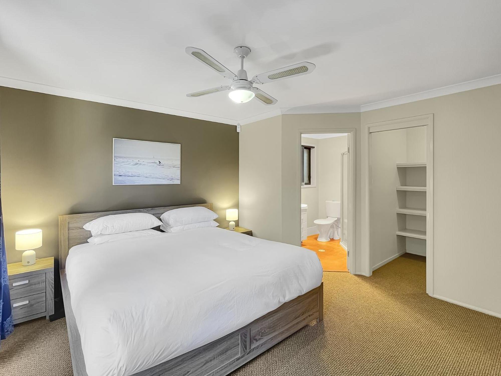 Our Haven: 4-Bed Escape Near Beach & Mogo Trails