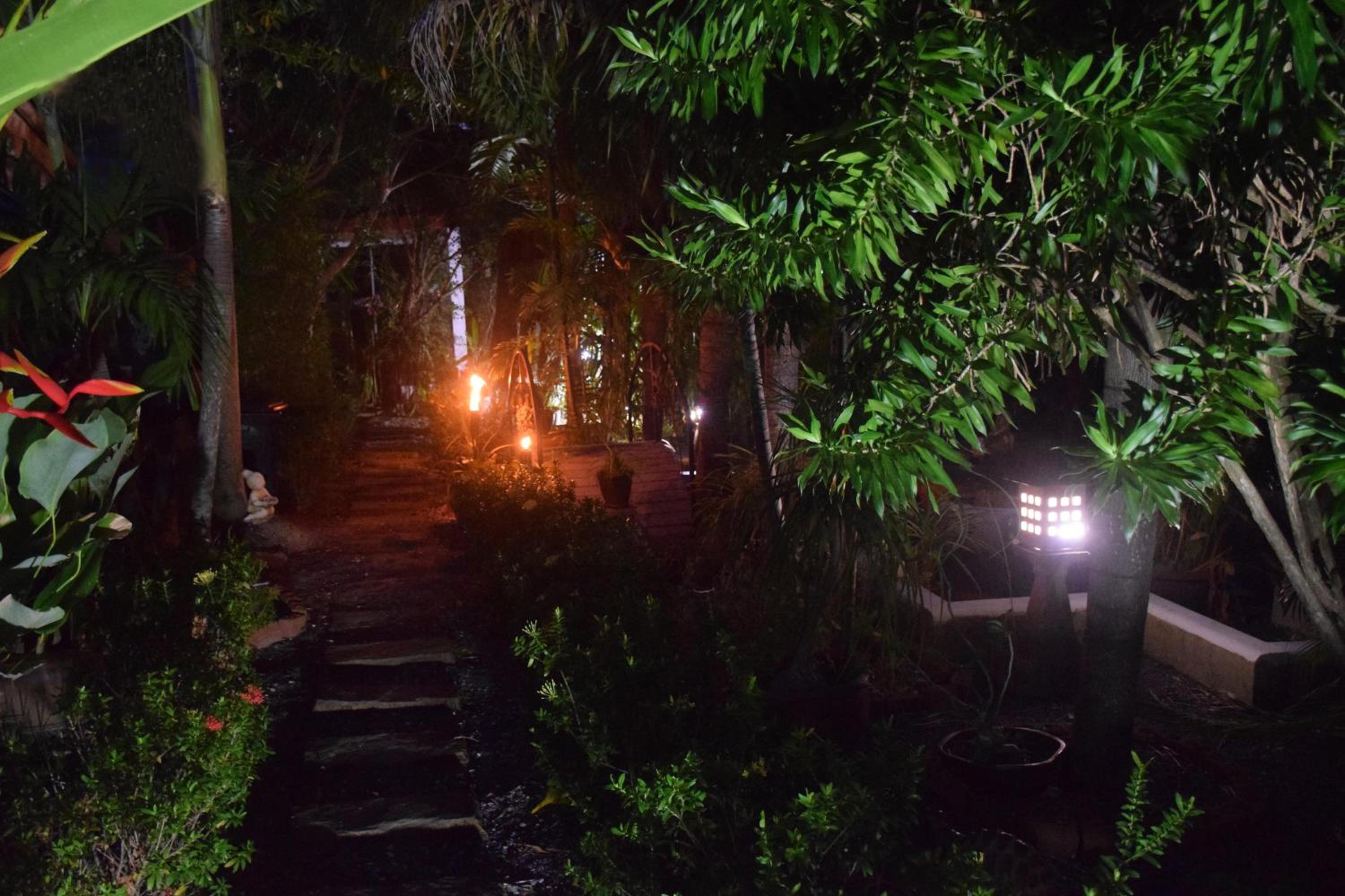 Sanuk bungalows