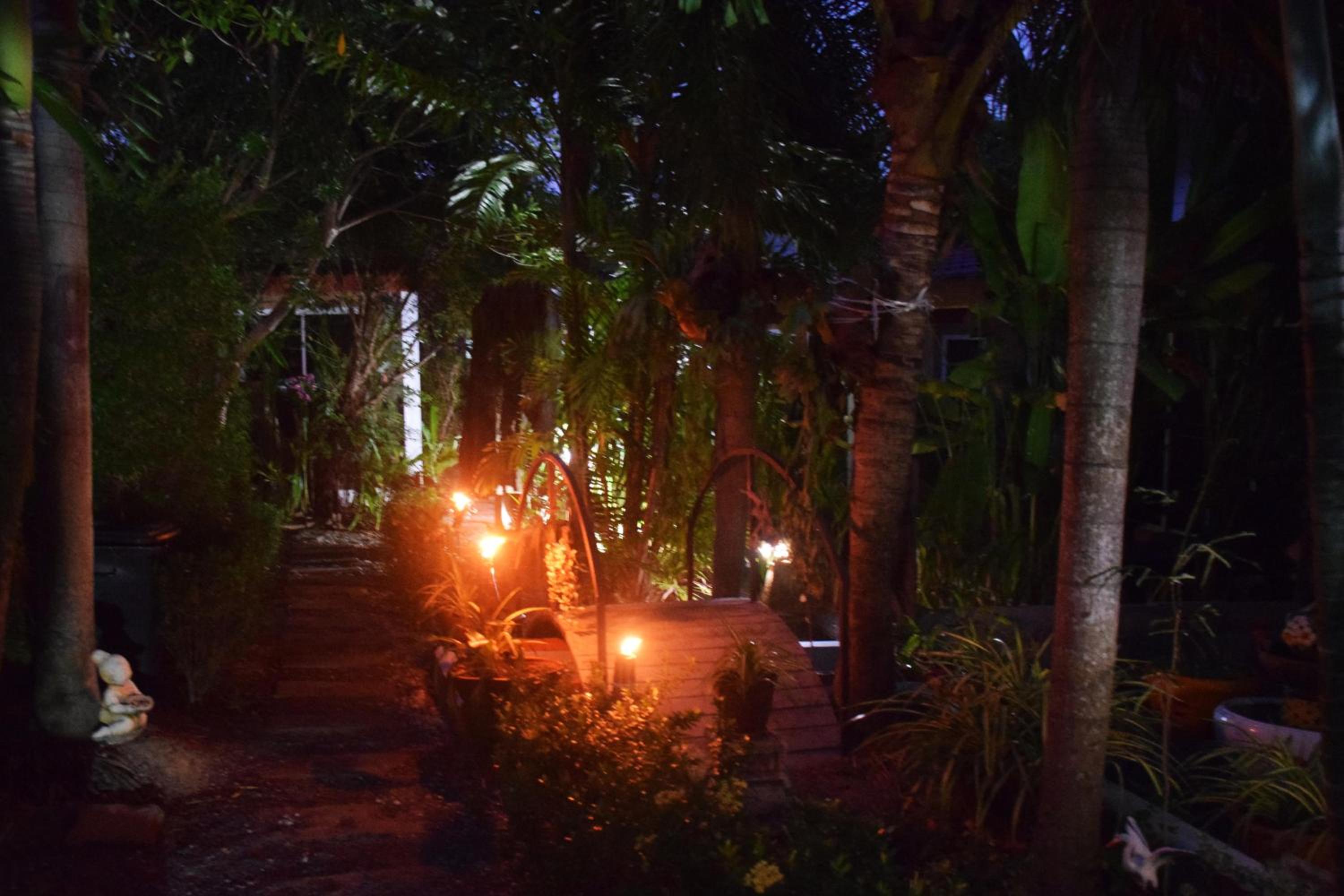 Sanuk bungalows