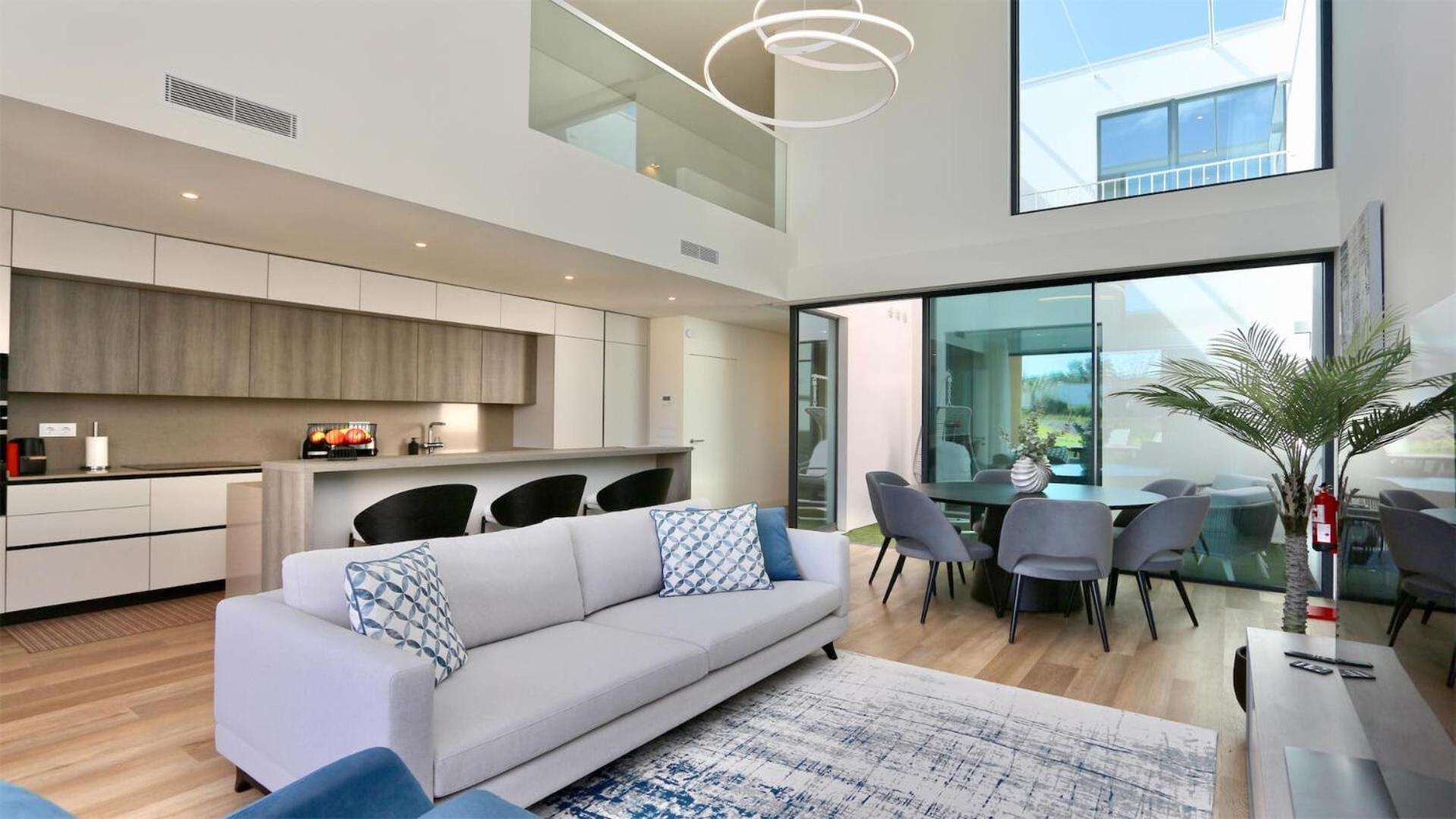 Villa Essence by Clever Details, private pool, central location