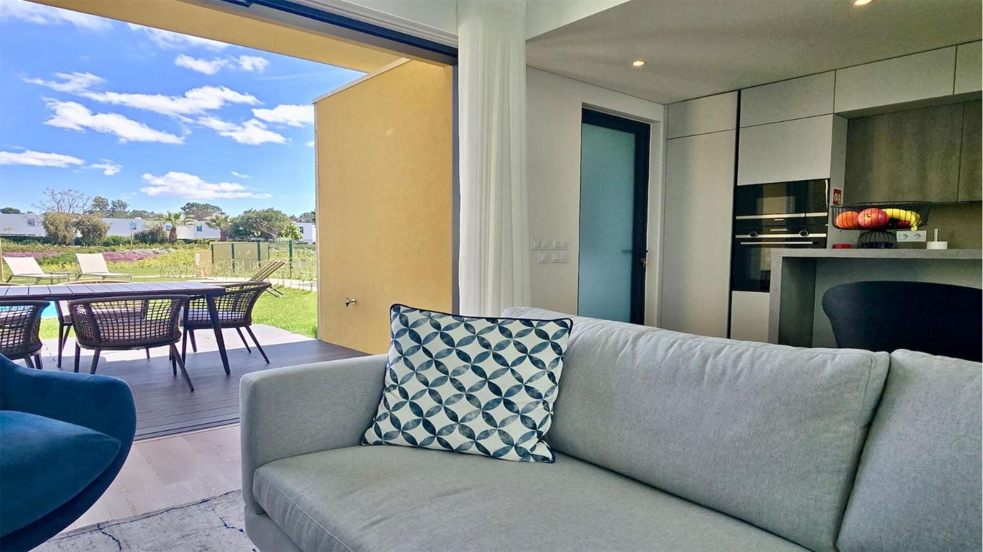 Villa Essence by Clever Details, private pool, central location
