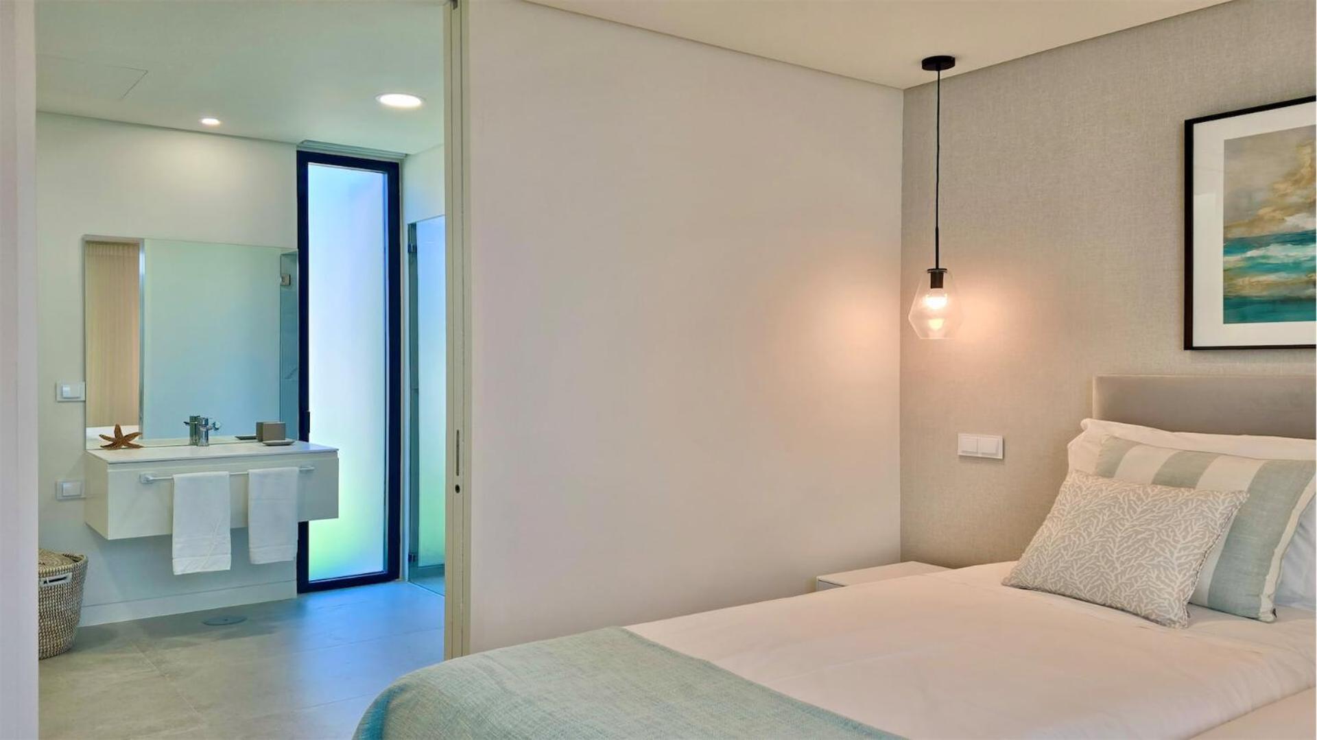 Villa Essence by Clever Details, private pool, central location