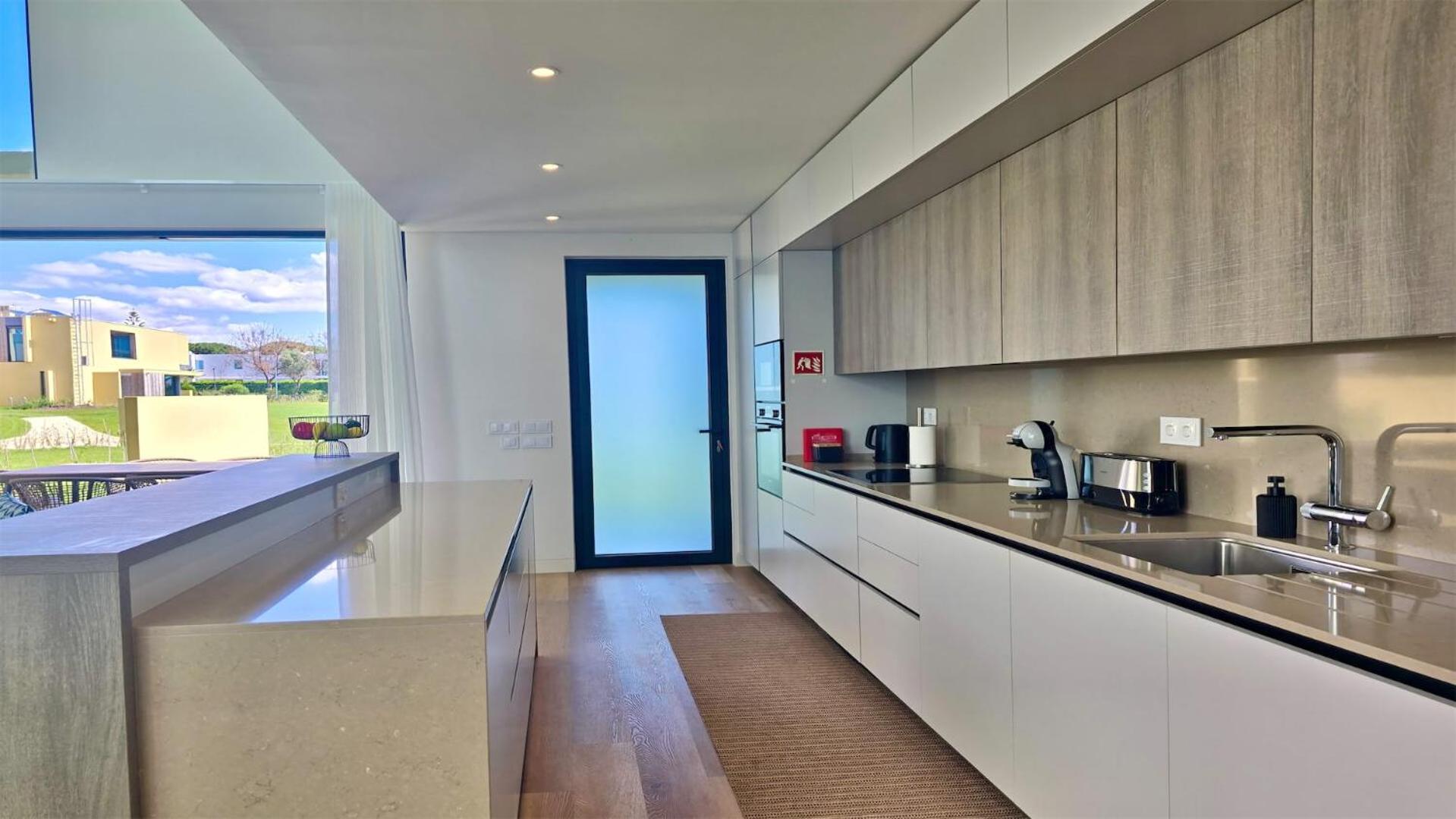 Villa Essence by Clever Details, private pool, central location