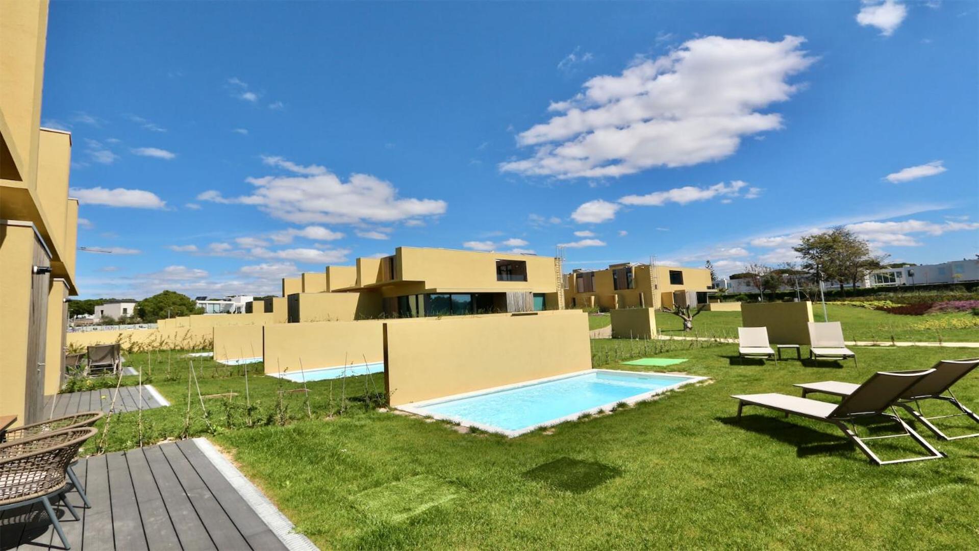 Villa Essence by Clever Details, private pool, central location
