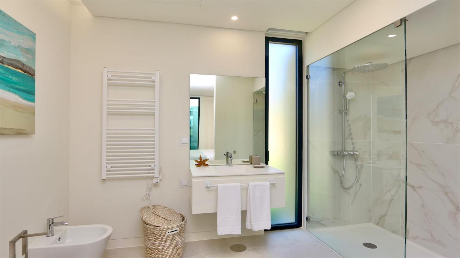 Villa Essence by Clever Details, private pool, central location
