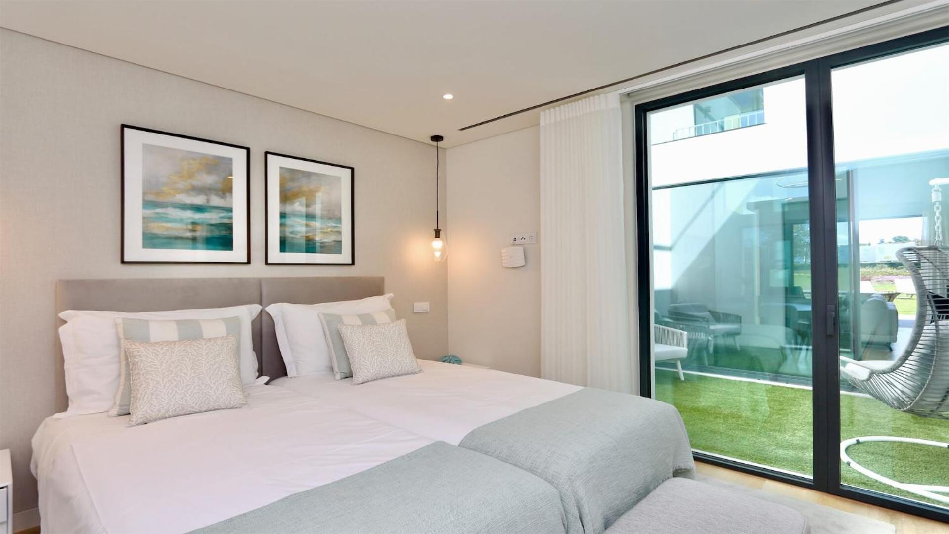 Villa Essence by Clever Details, private pool, central location