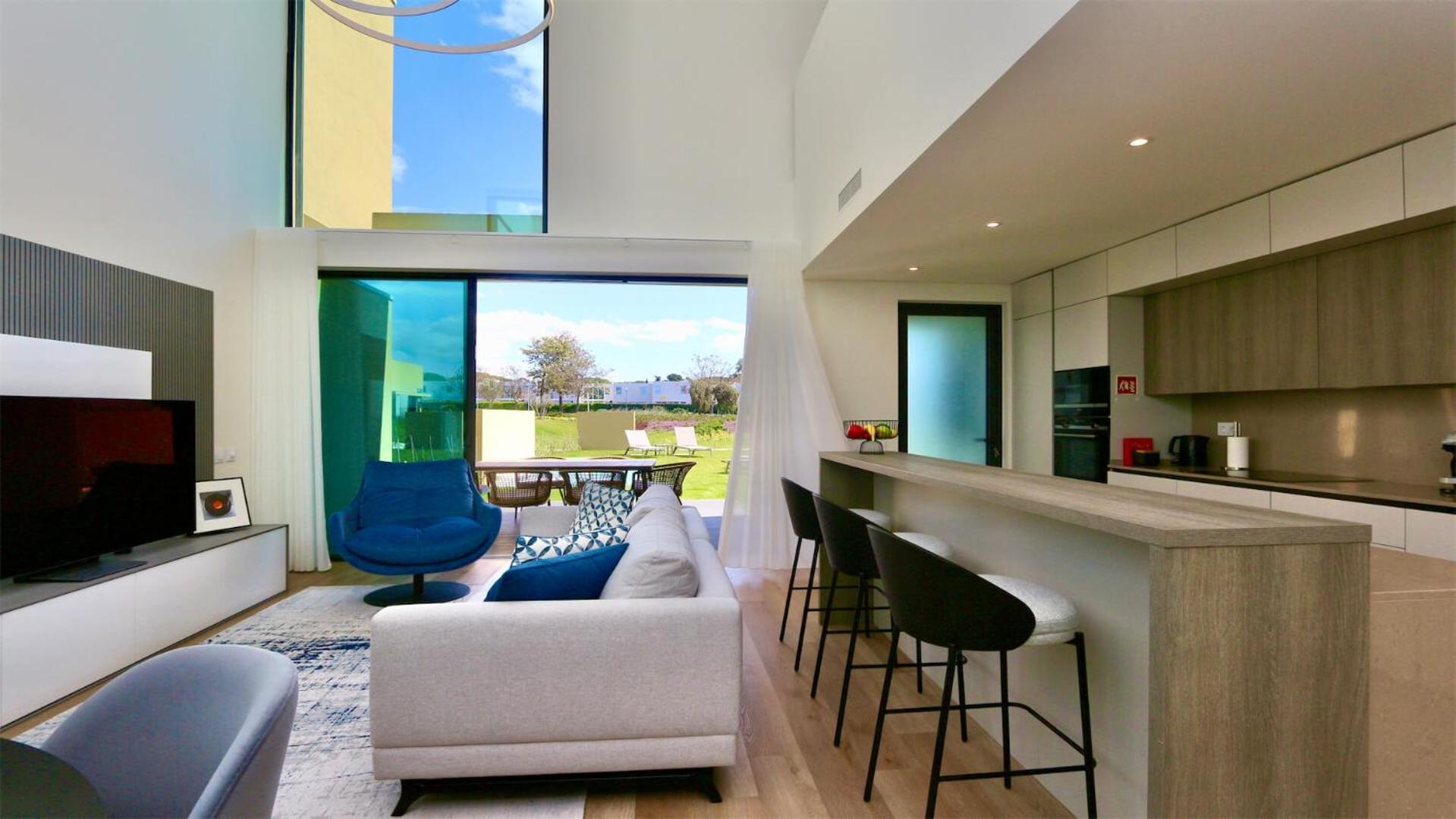 Villa Essence by Clever Details, private pool, central location