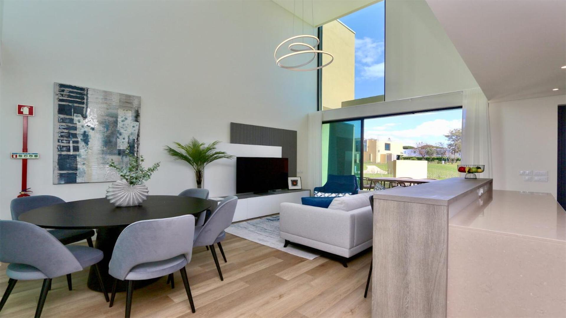 Villa Essence by Clever Details, private pool, central location