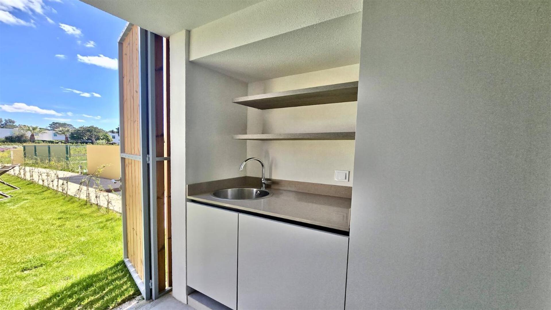 Villa Essence by Clever Details, private pool, central location