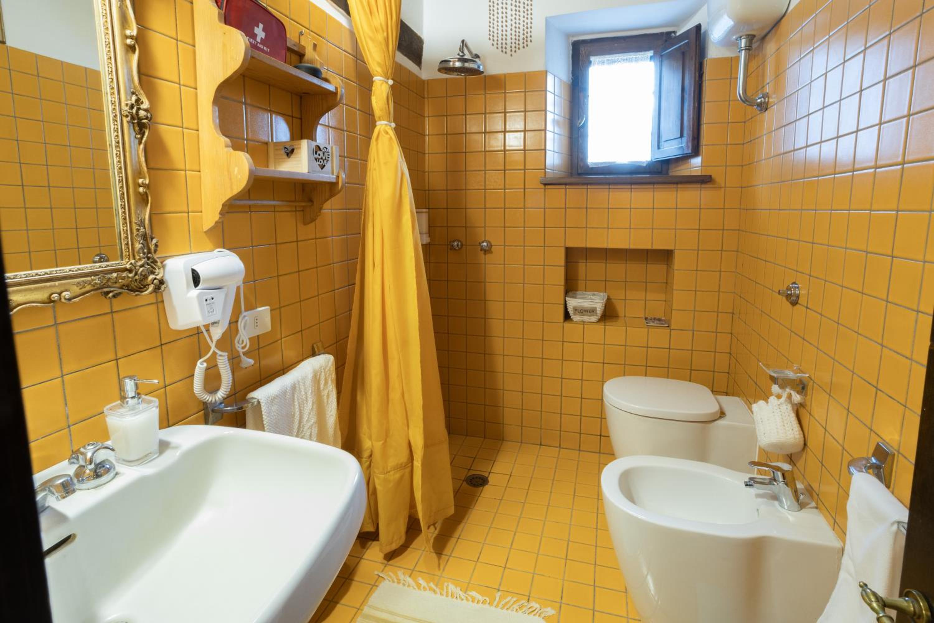 GiuMa Tuscany Historic Country House with Patio near Saturnia Hot Springs