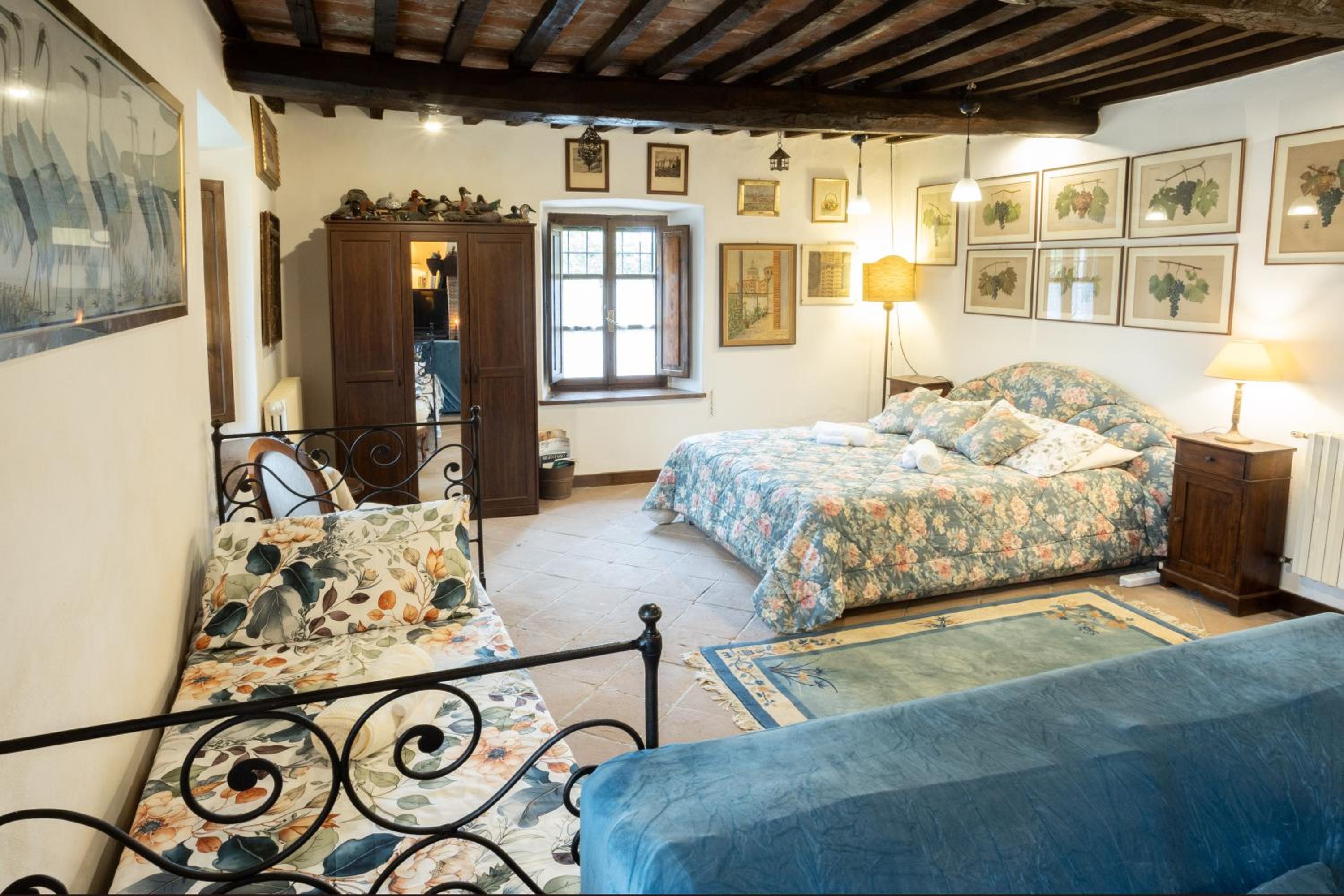 GiuMa Tuscany Historic Country House with Patio near Saturnia Hot Springs