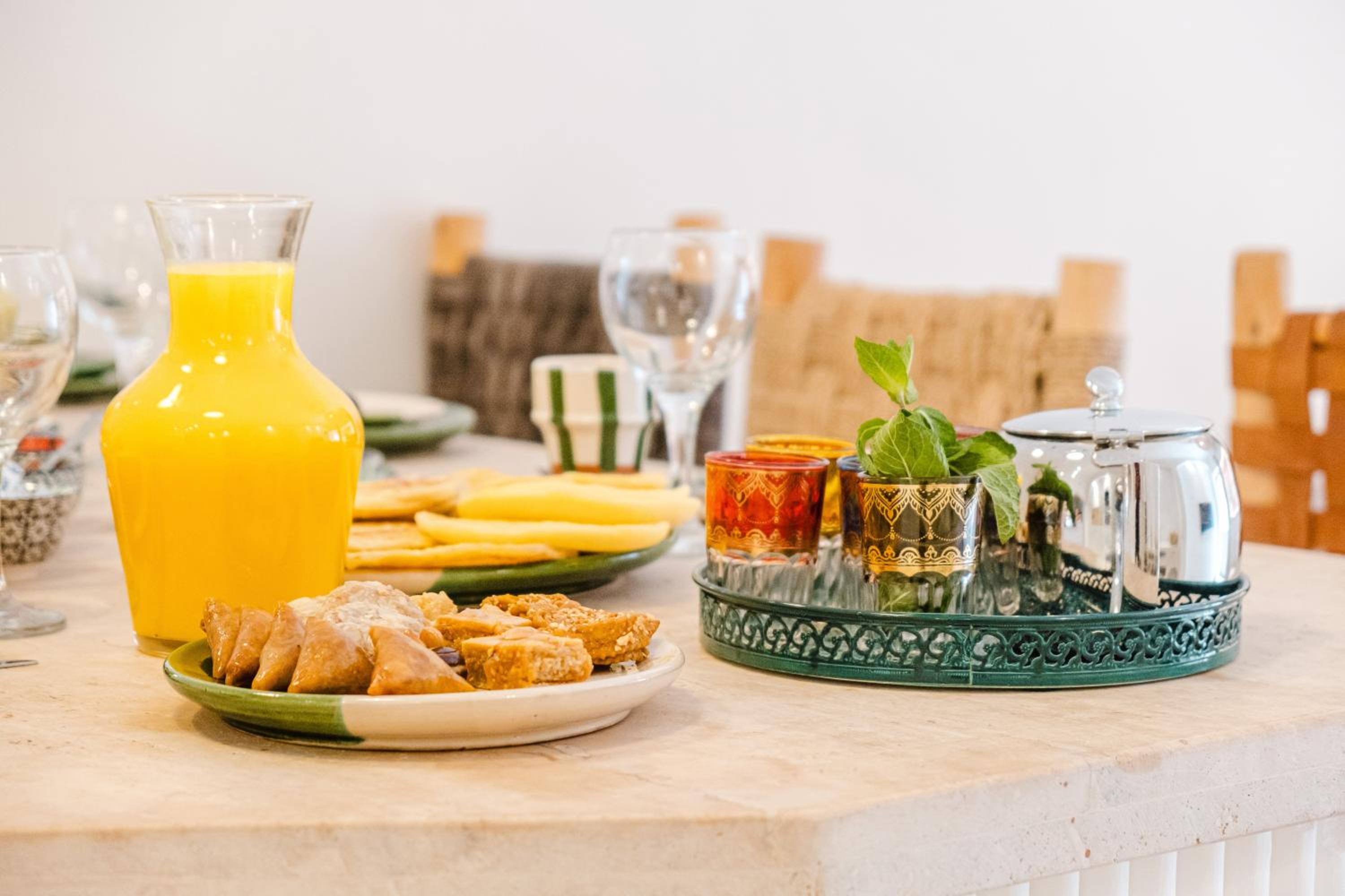Heart of Gueliz Rooftop Terrace with Pool and Breakfast Free WiFi 3 Bedrooms