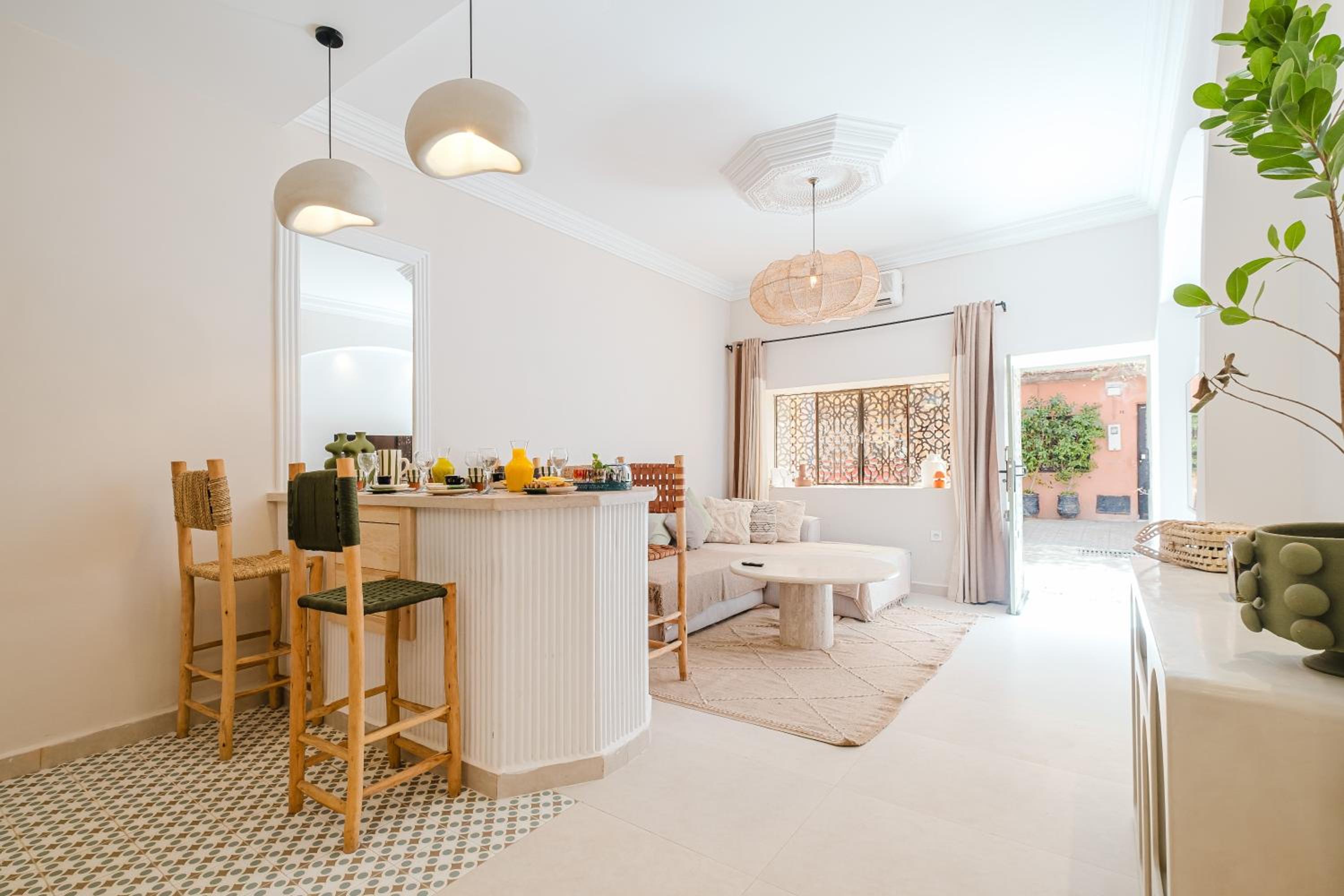 Heart of Gueliz Rooftop Terrace with Pool and Breakfast Free WiFi 3 Bedrooms