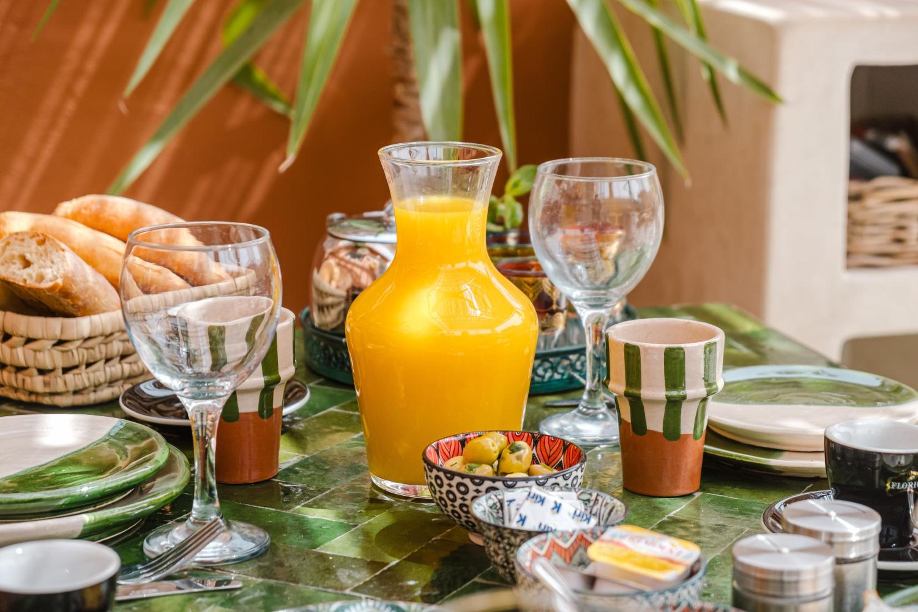 Heart of Gueliz Rooftop Terrace with Pool and Breakfast Free WiFi 3 Bedrooms