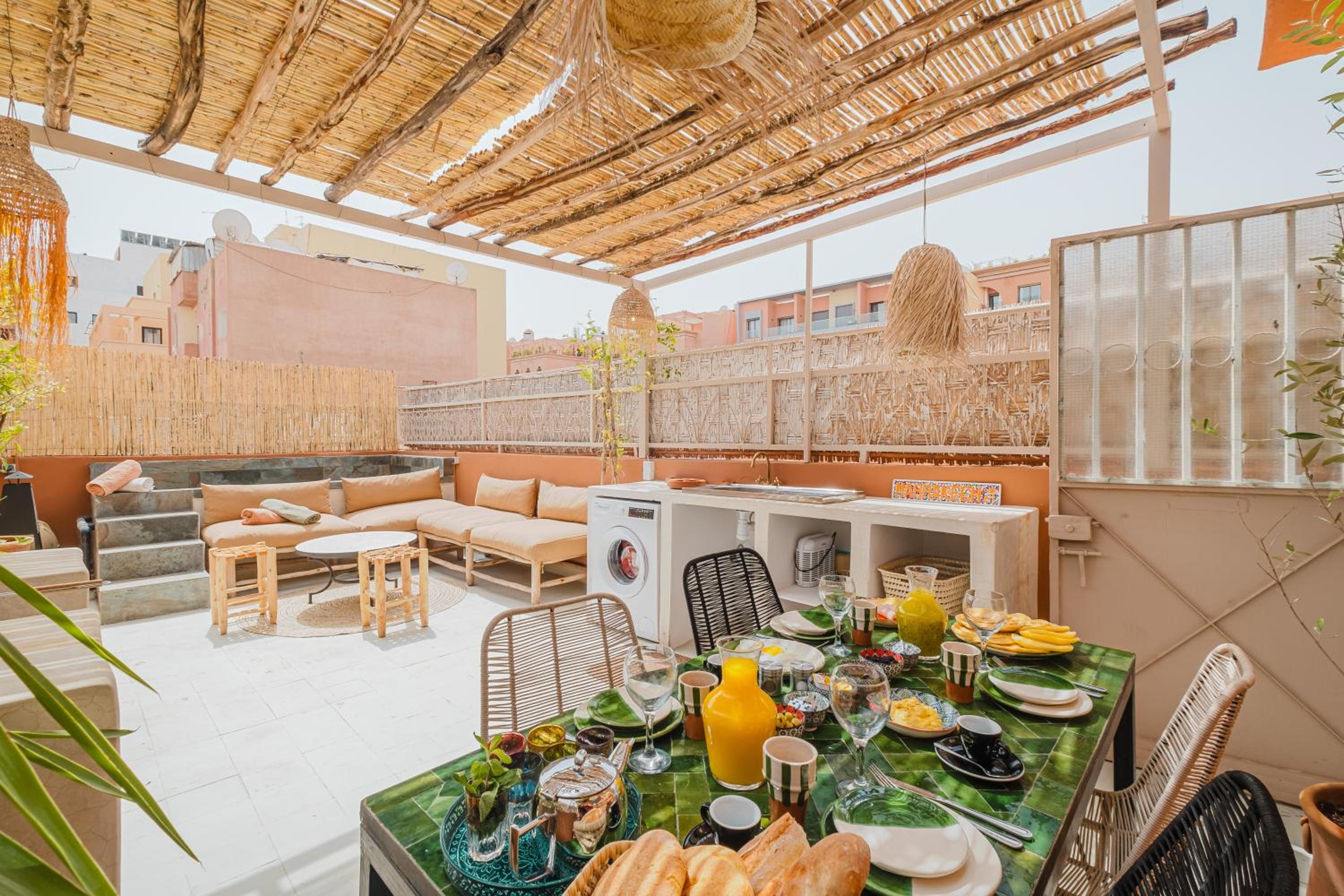 Heart of Gueliz Rooftop Terrace with Pool and Breakfast Free WiFi 3 Bedrooms