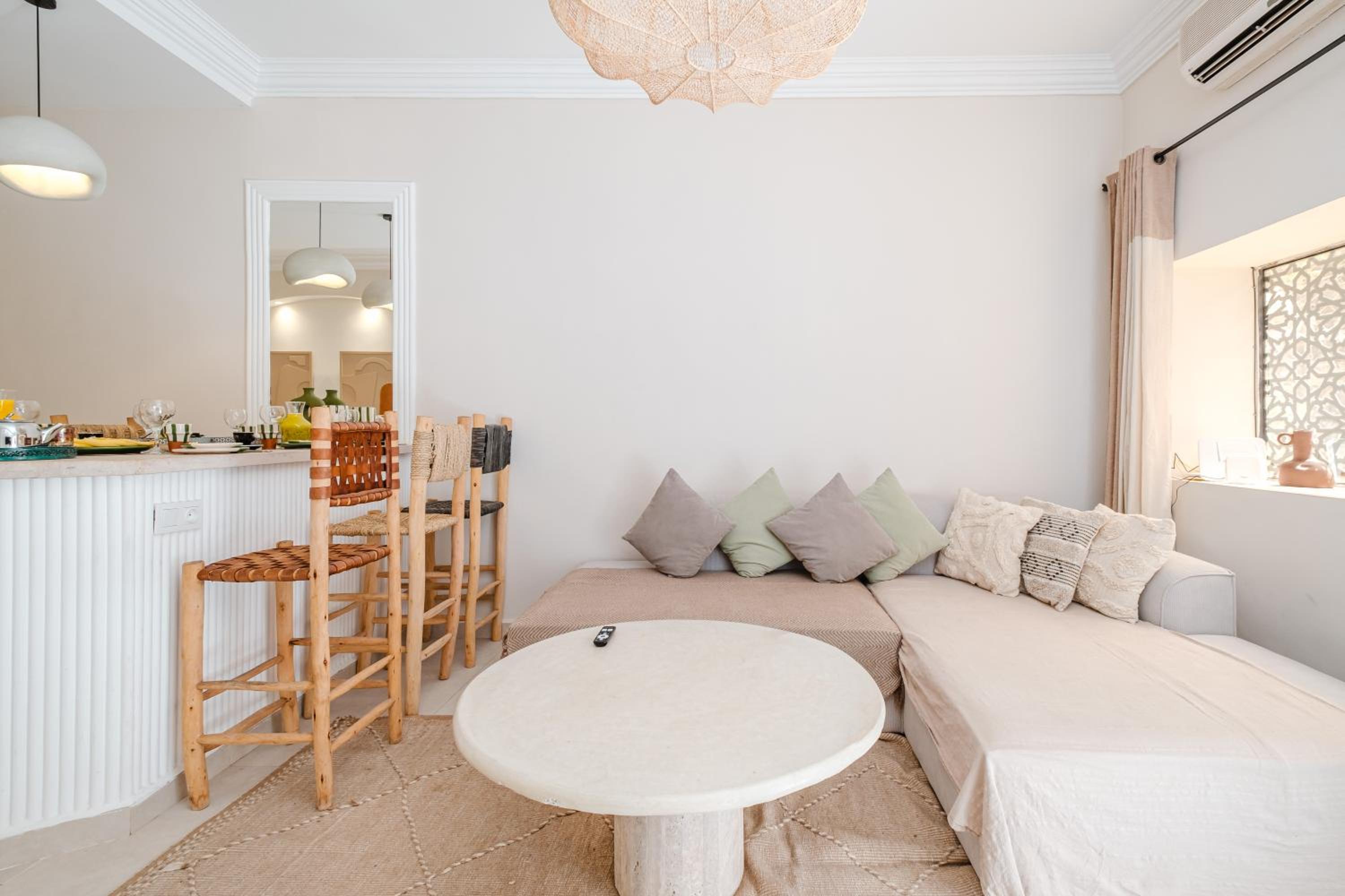 Heart of Gueliz Rooftop Terrace with Pool and Breakfast Free WiFi 3 Bedrooms