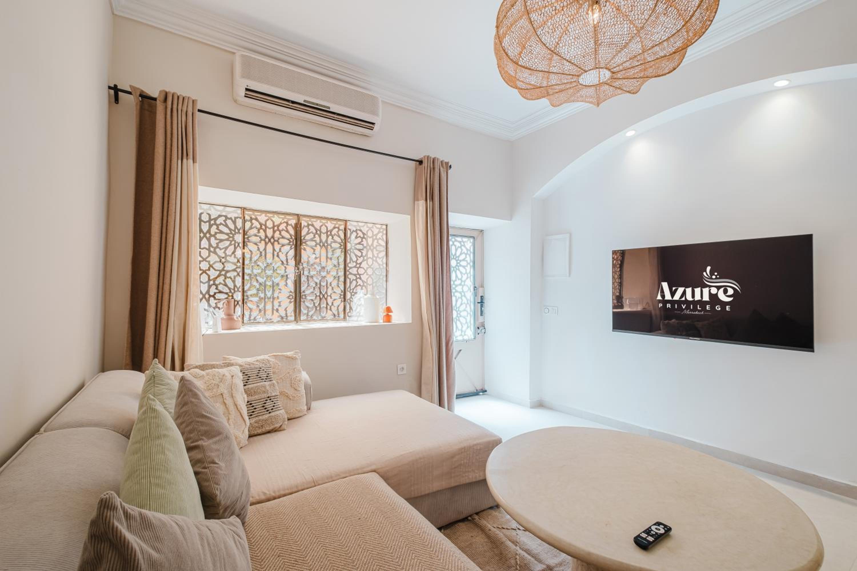 Heart of Gueliz Rooftop Terrace with Pool and Breakfast Free WiFi 3 Bedrooms