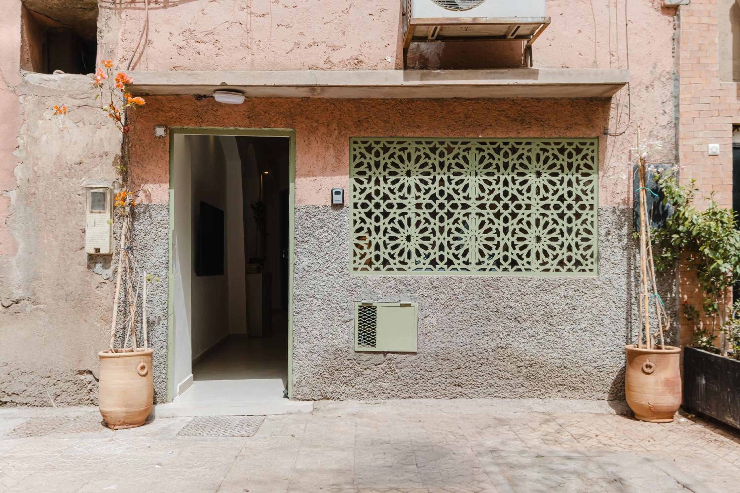 Heart of Gueliz Rooftop Terrace with Pool and Breakfast Free WiFi 3 Bedrooms