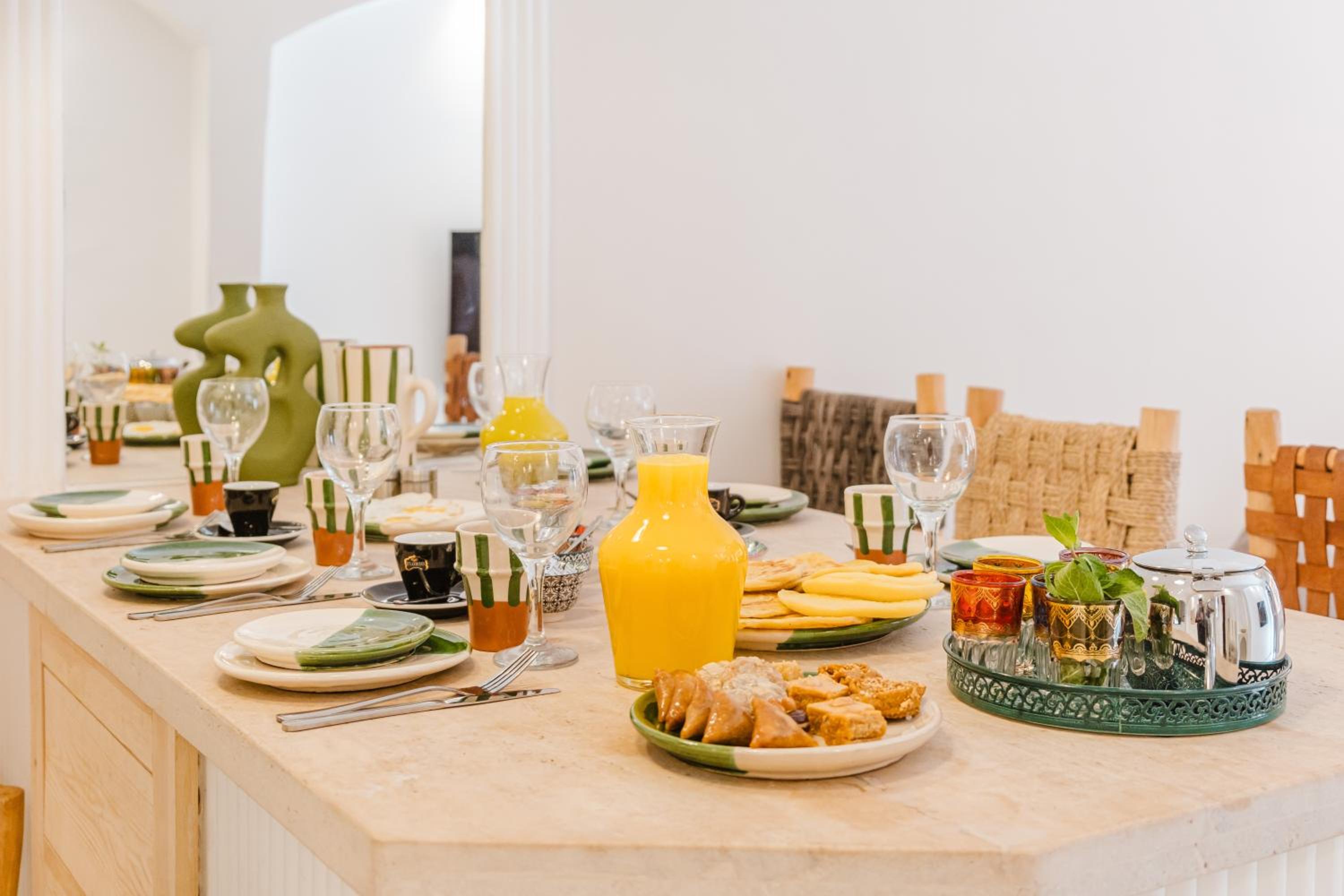 Heart of Gueliz Rooftop Terrace with Pool and Breakfast Free WiFi 3 Bedrooms
