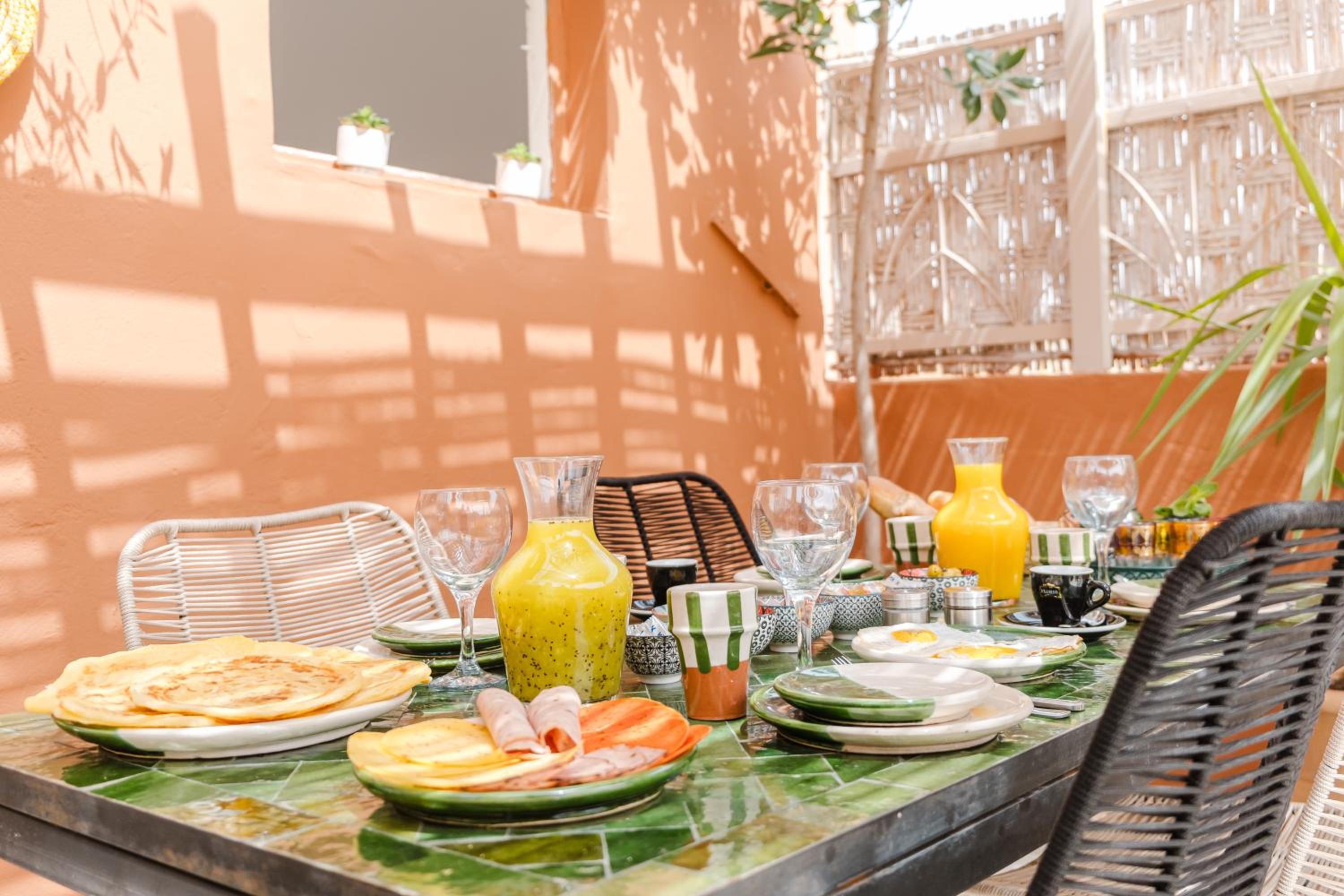 Heart of Gueliz Rooftop Terrace with Pool and Breakfast Free WiFi 3 Bedrooms