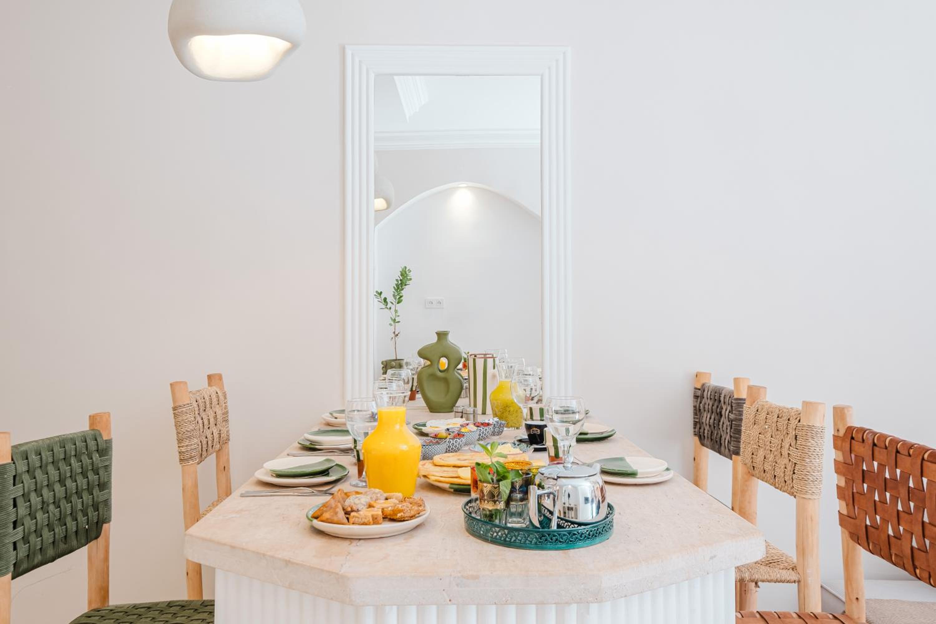 Heart of Gueliz Rooftop Terrace with Pool and Breakfast Free WiFi 3 Bedrooms