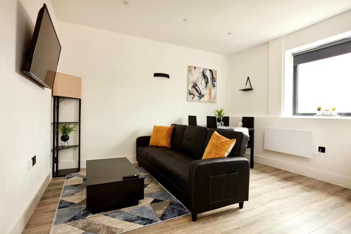 Modern 2-BR Home with Lift Access in Central Norwich