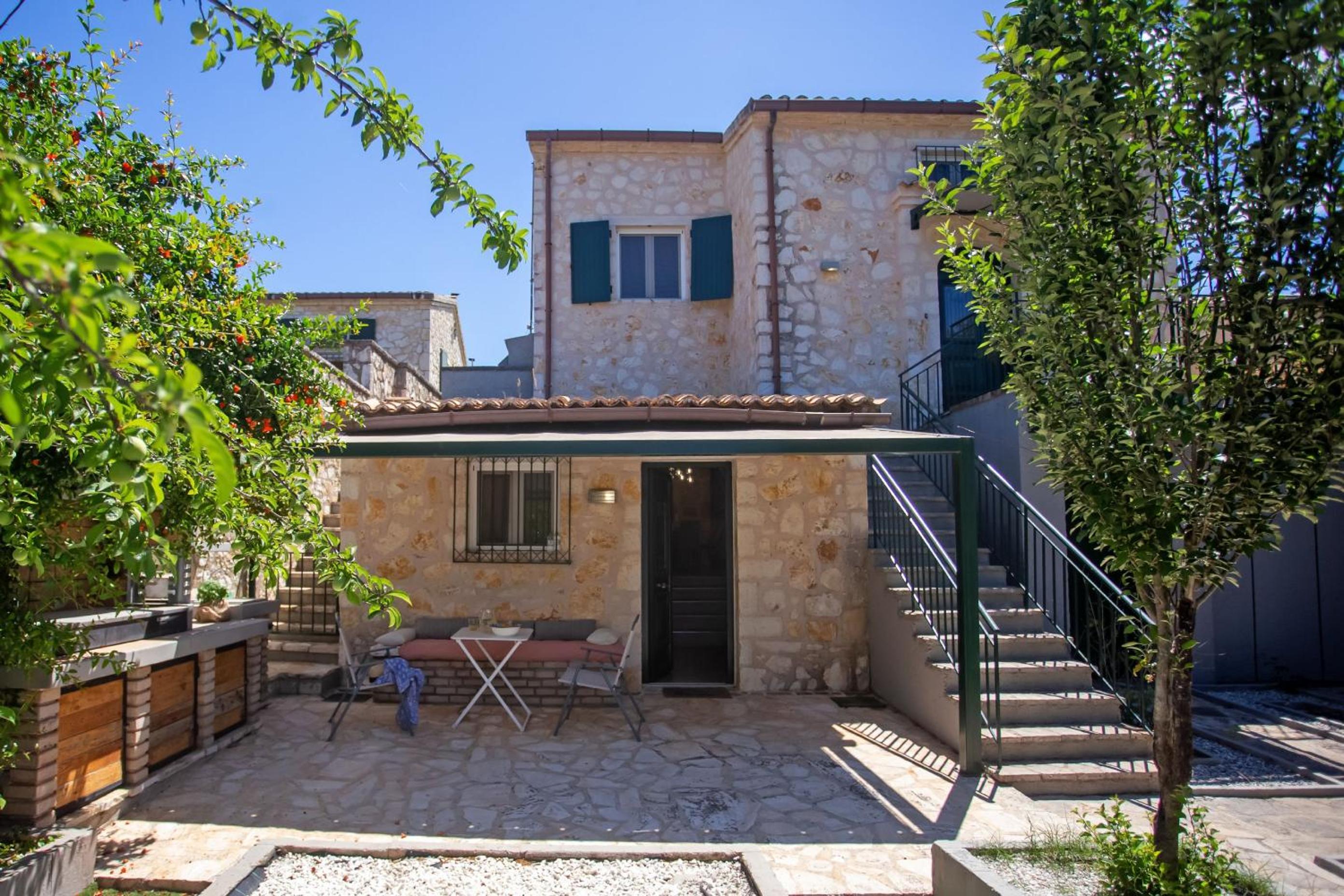 Photo 10