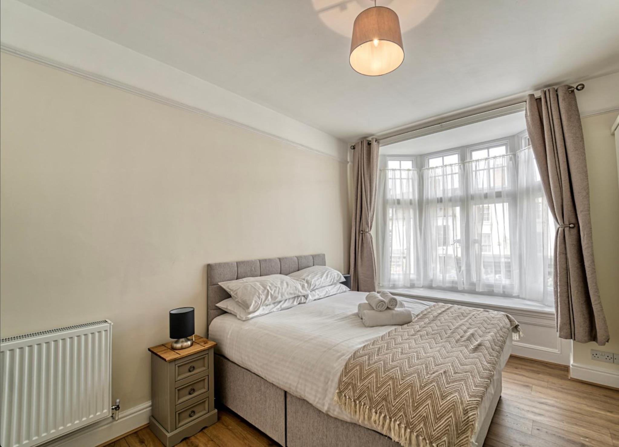 Central Tything Worcester Apartment - Free Parking