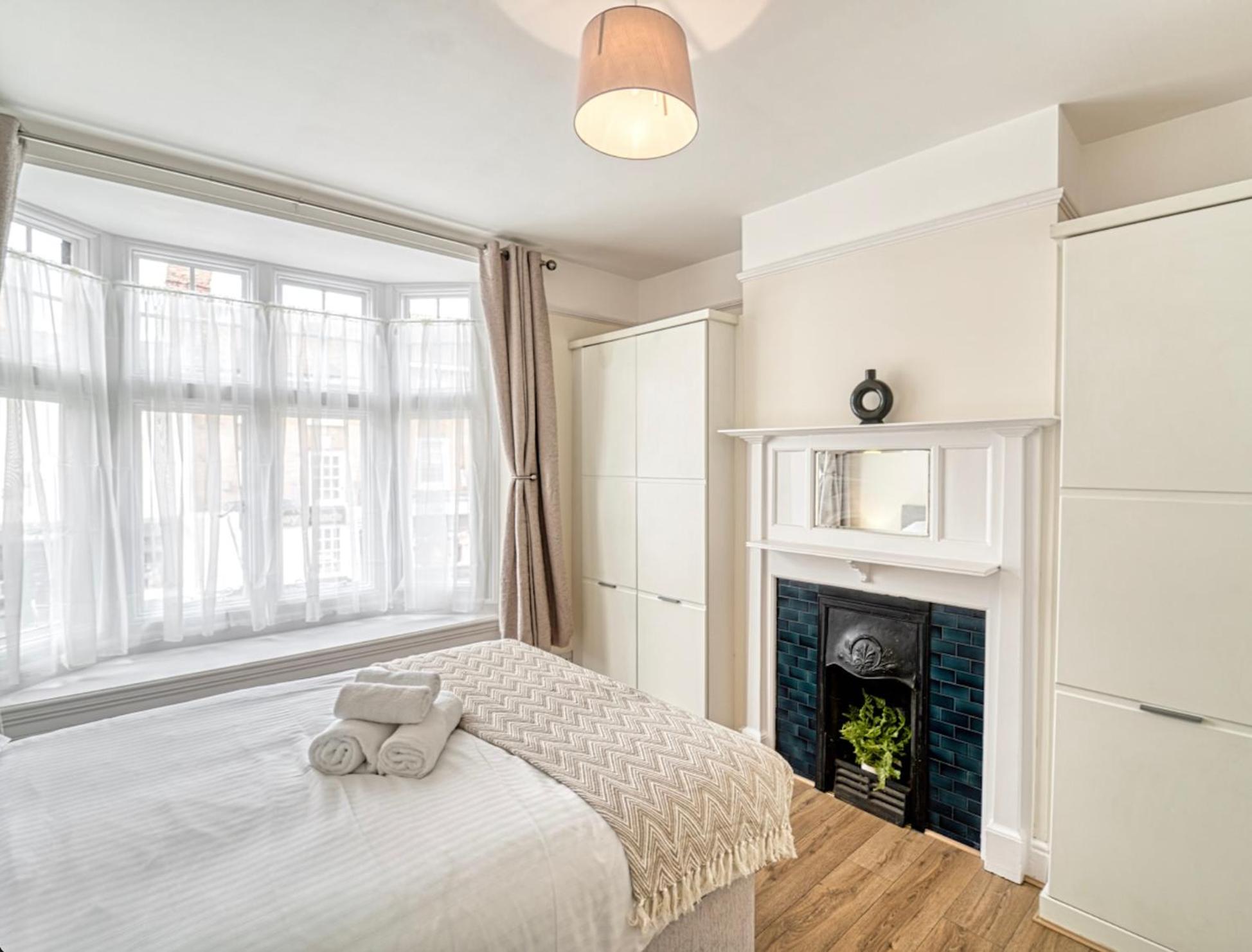 Central Tything Worcester Apartment - Free Parking