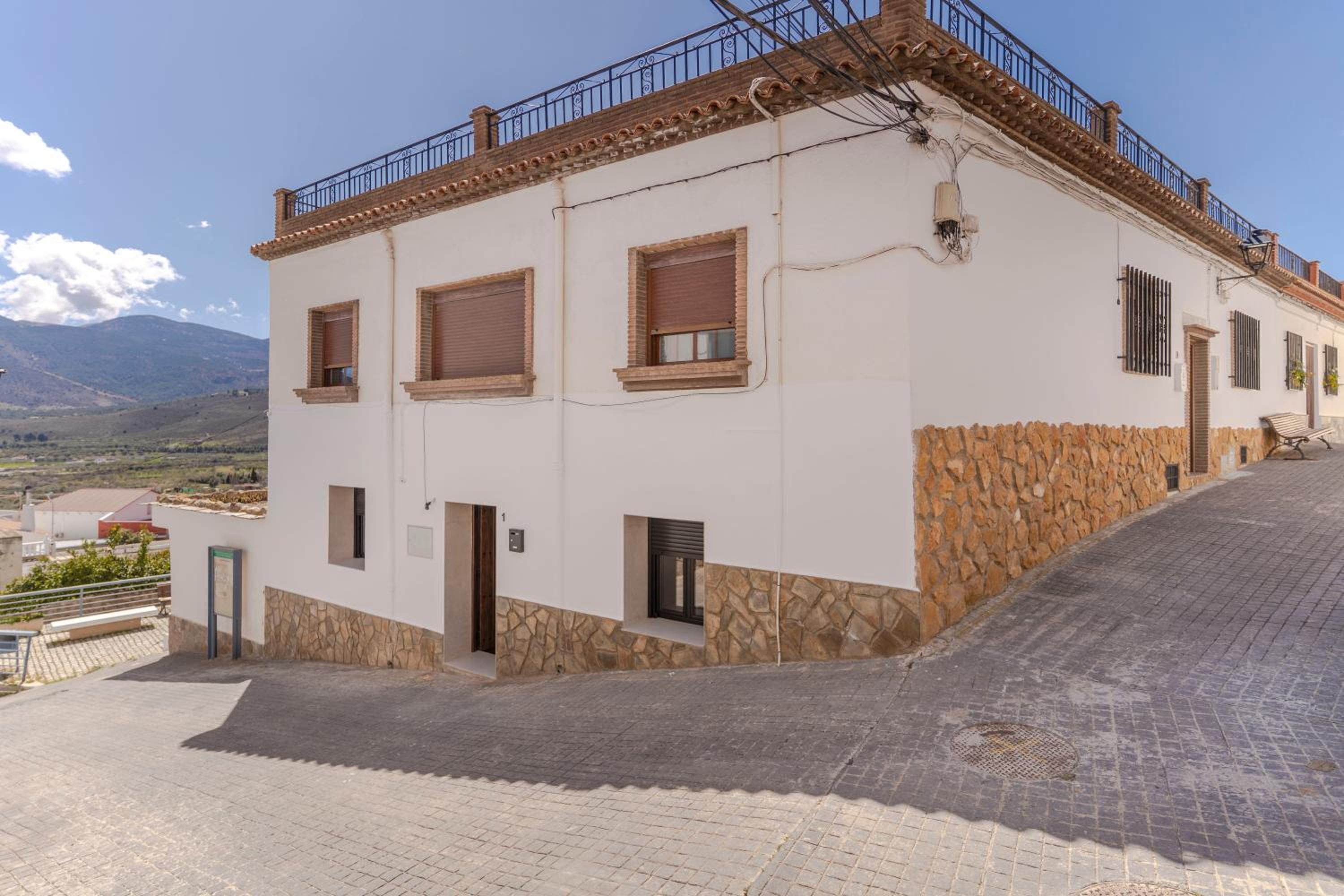 RentitSpain - Laujar de Andarax - Casa Lavadero Historia y Confort