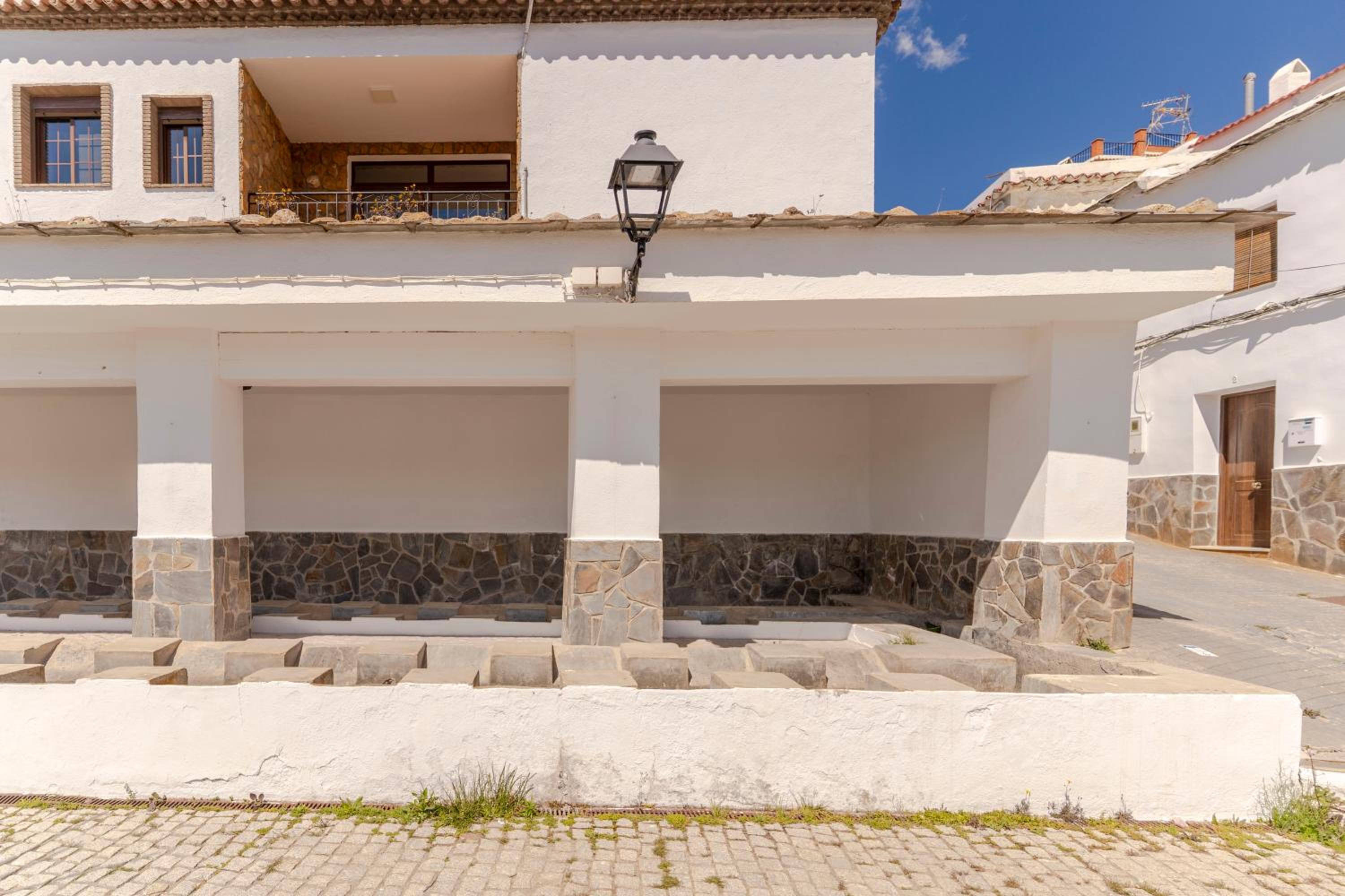 RentitSpain - Laujar de Andarax - Casa Lavadero Historia y Confort