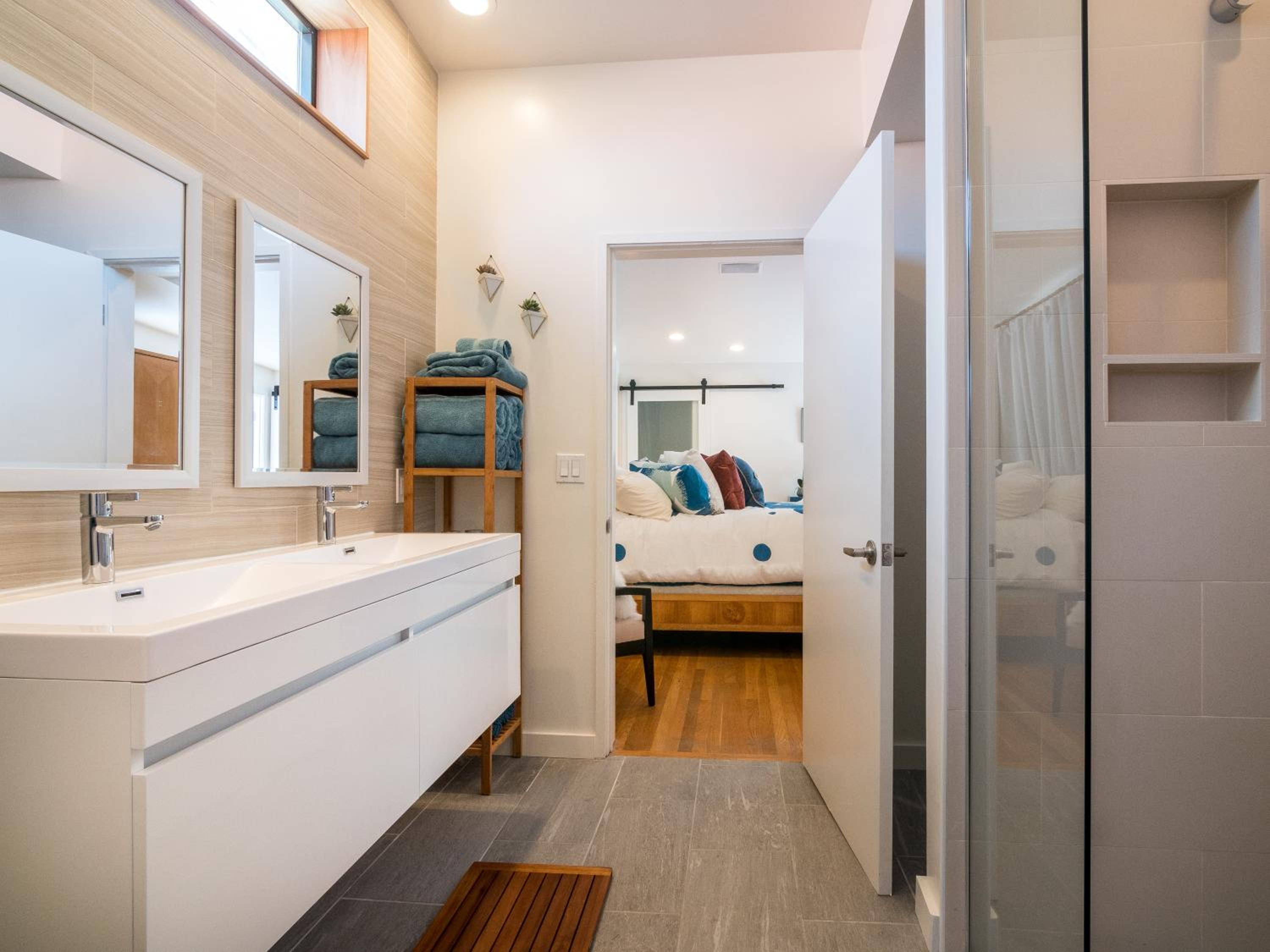 La Jolla Condo Oceanview, Zen and Coastal Charm