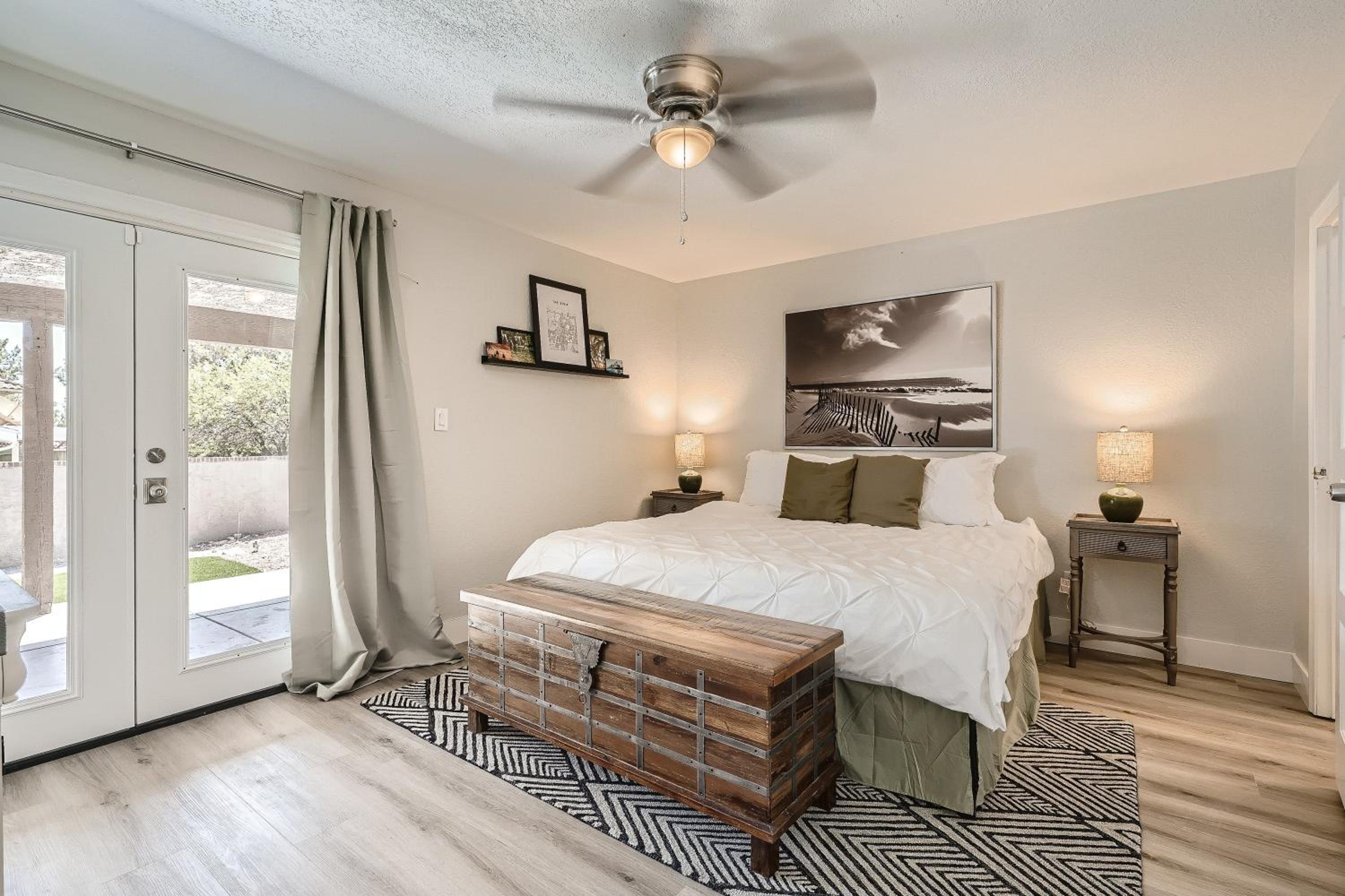 Lux life! Central location for business or play!
